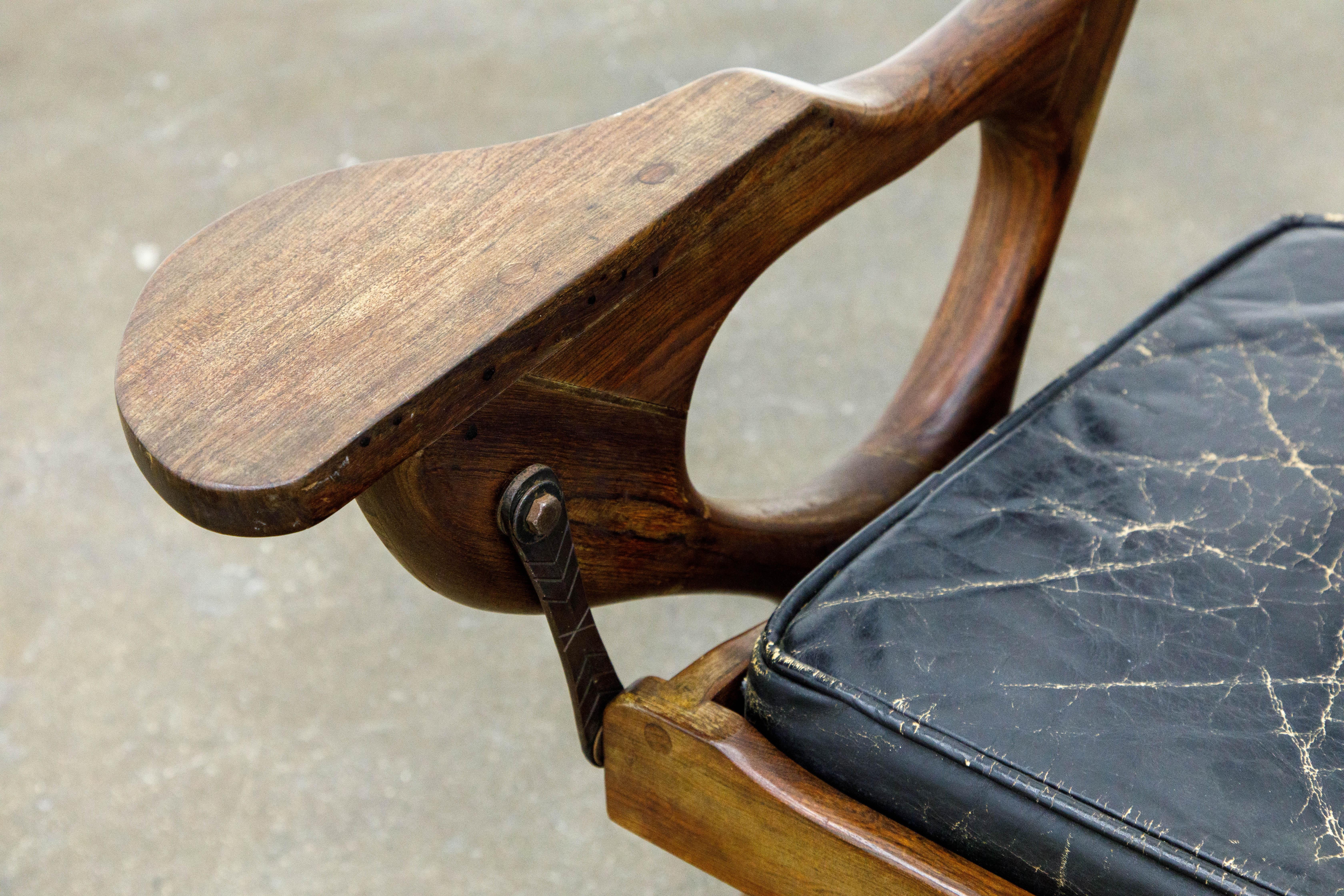 Schuhhersteller für Senal S.A. Rocking Chair „Swinger“ aus Palisanderholz von Cocobolo, signiert im Angebot 3