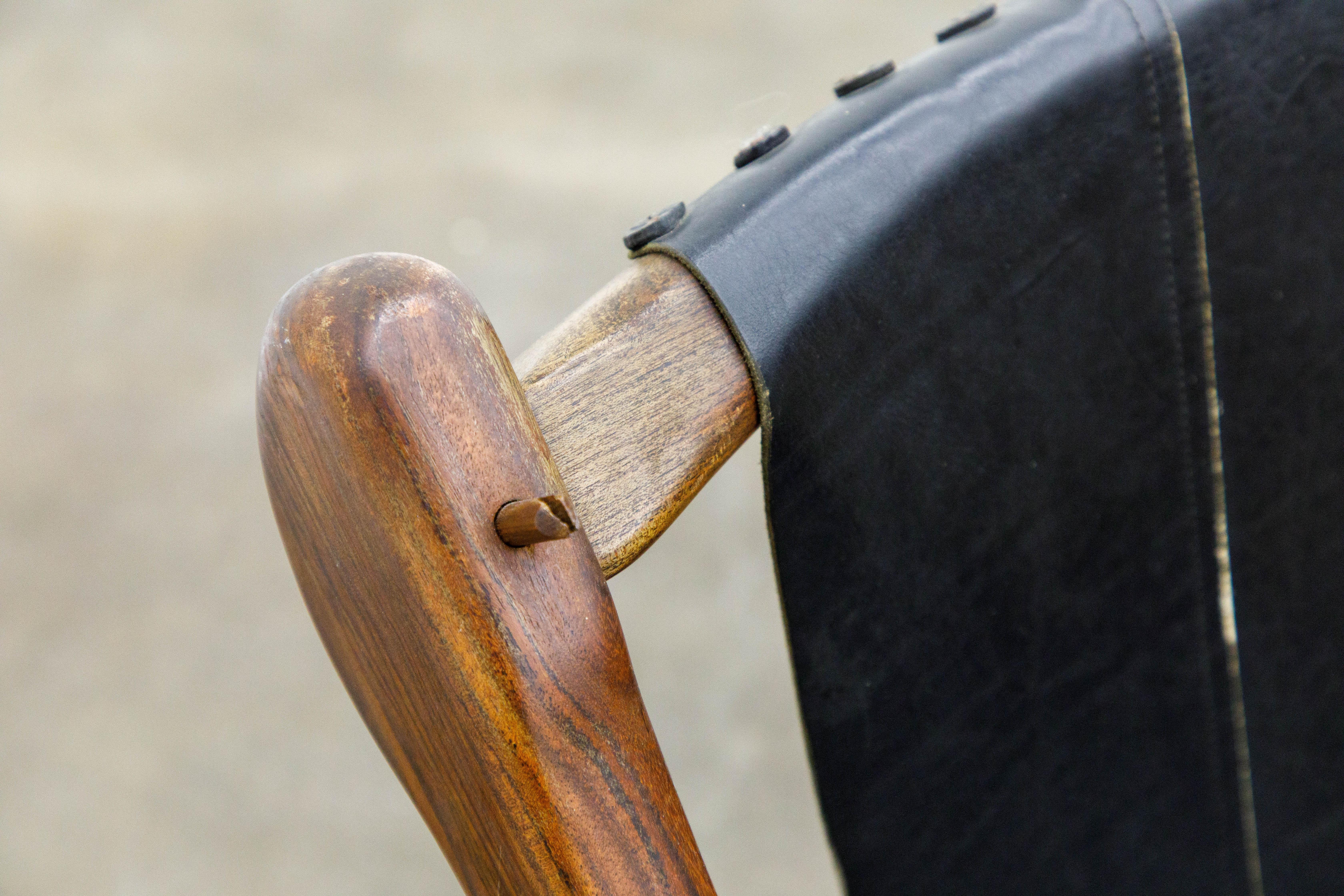 Schuhhersteller für Senal S.A. Rocking Chair „Swinger“ aus Palisanderholz von Cocobolo, signiert im Angebot 4