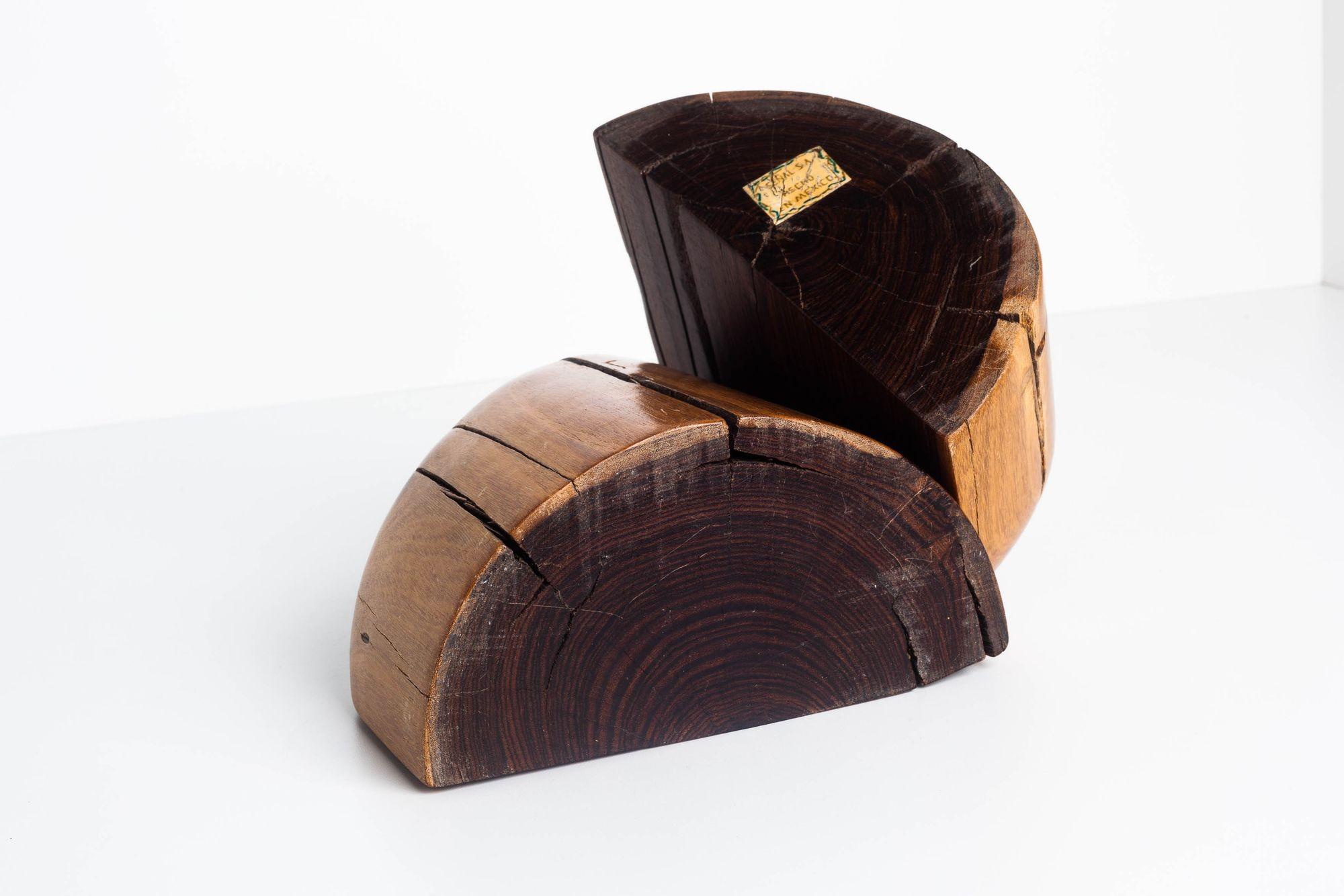 Fermalibri Don Shoemaker intagliati a mano in cocobolo in vendita 5