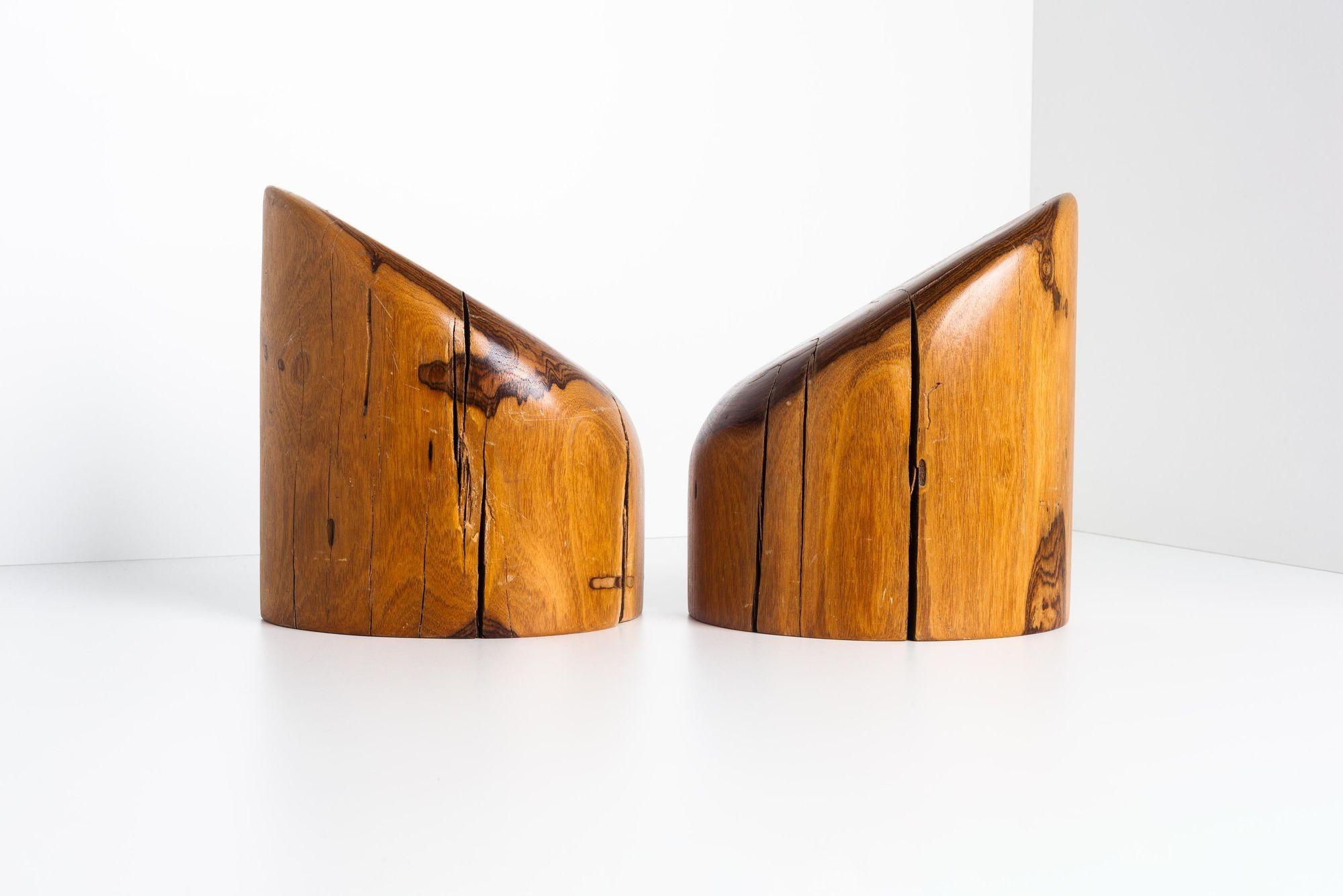 Fermalibri Don Shoemaker intagliati a mano in cocobolo In condizioni buone in vendita a Chicago, IL