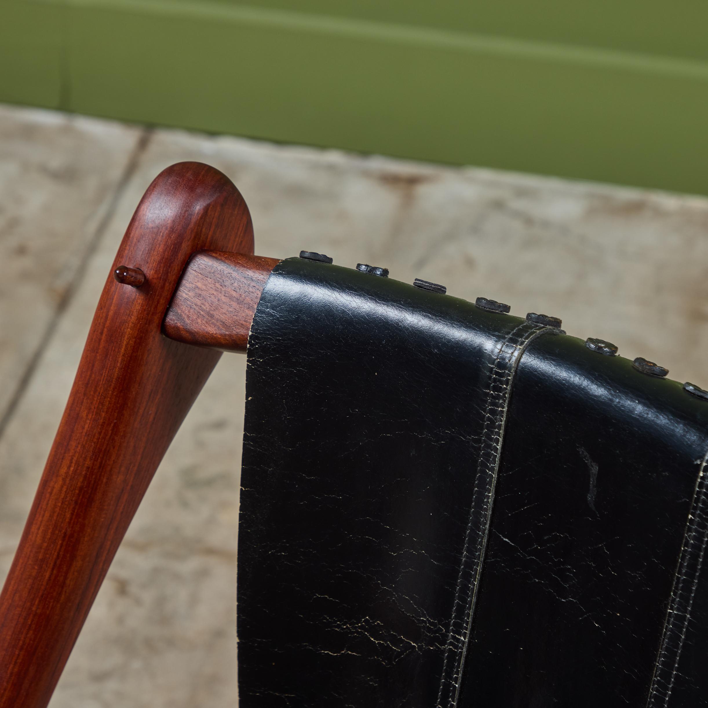Sedia da salotto Swinger in mogano di Don Shoemaker in vendita 5