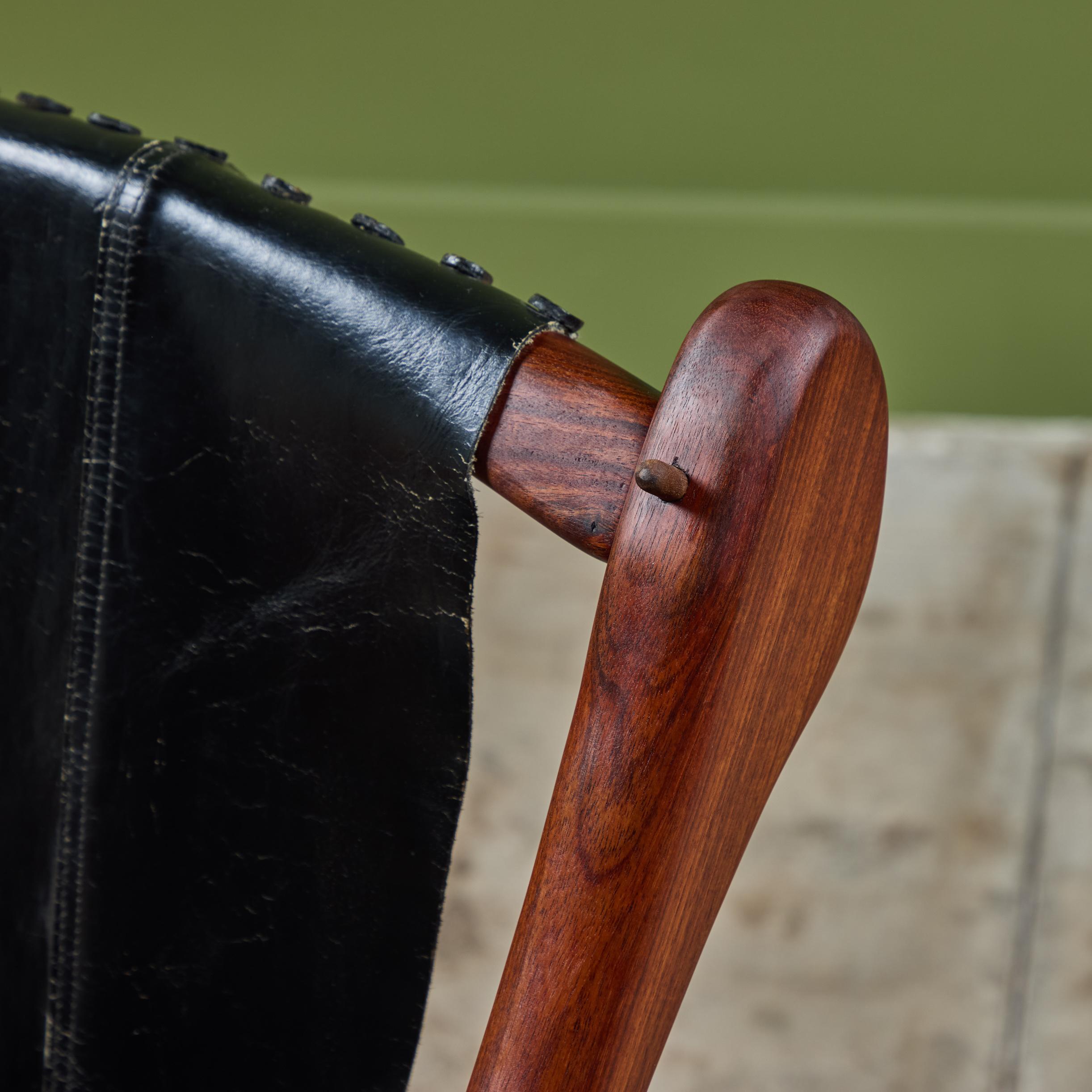 Sedia da salotto Swinger in mogano di Don Shoemaker in vendita 6