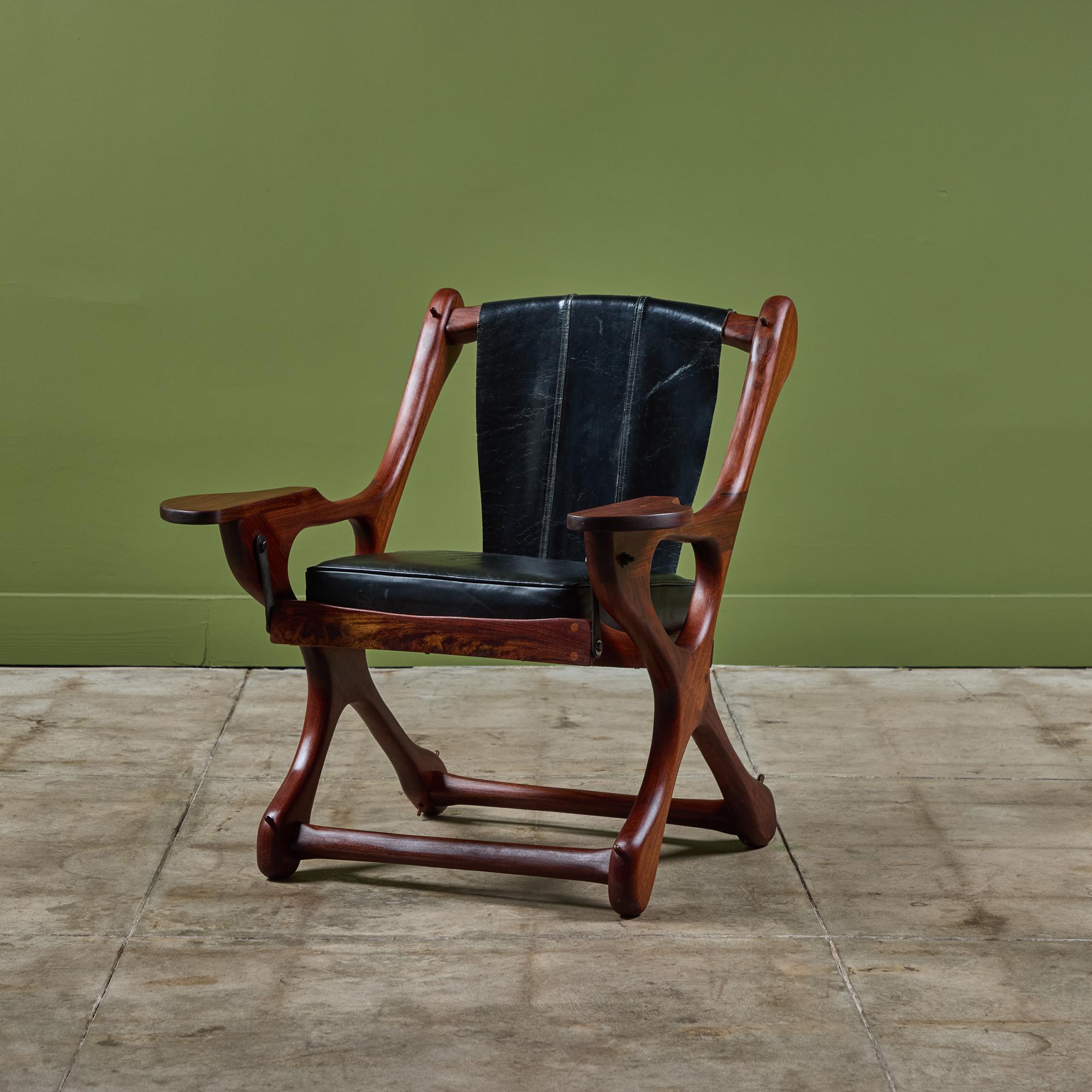Mid-Century moderno Sedia da salotto Swinger in mogano di Don Shoemaker in vendita
