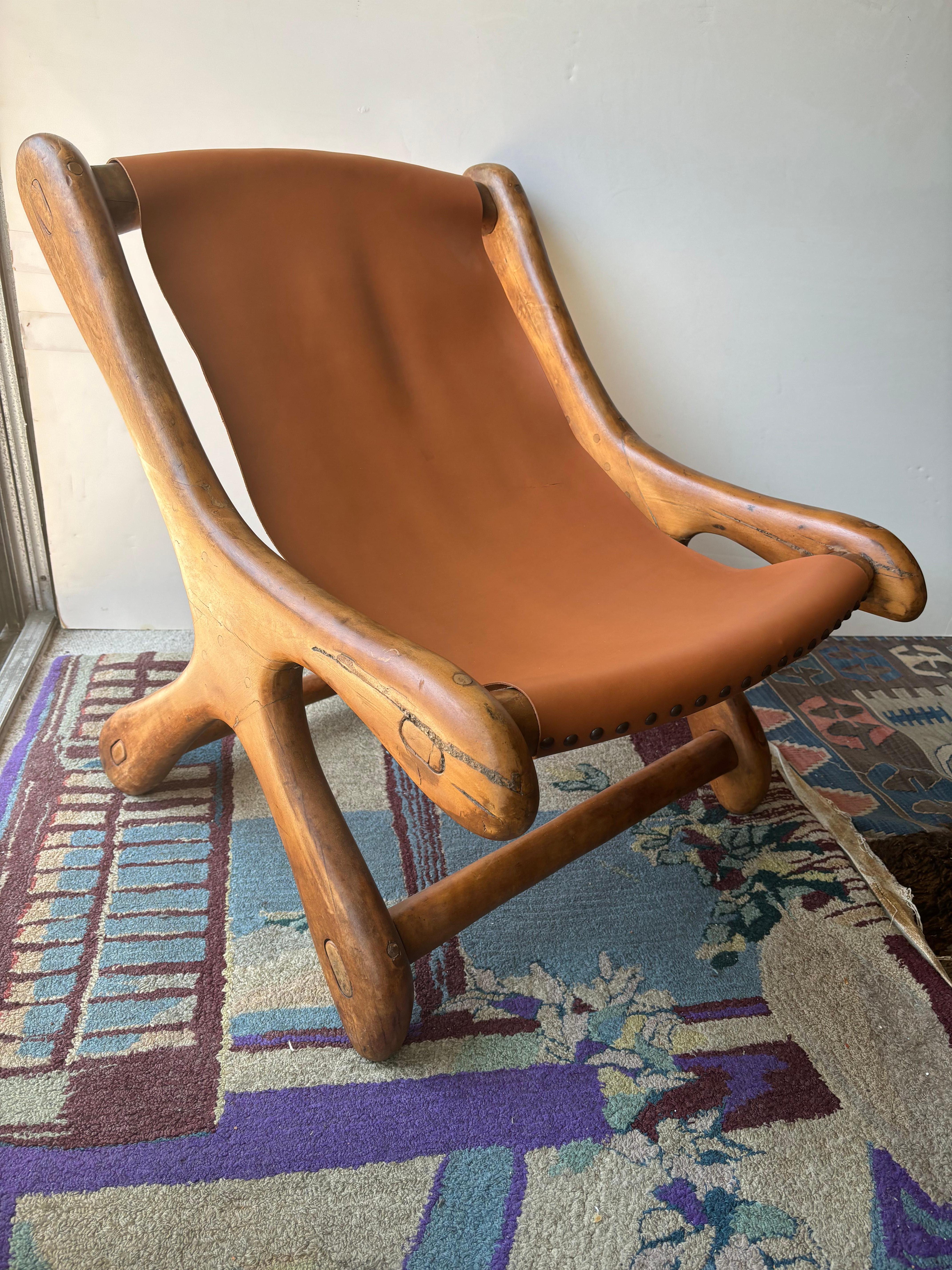 Don Shoemaker sling leather lounge chair . In Good Condition In Los Angeles, CA