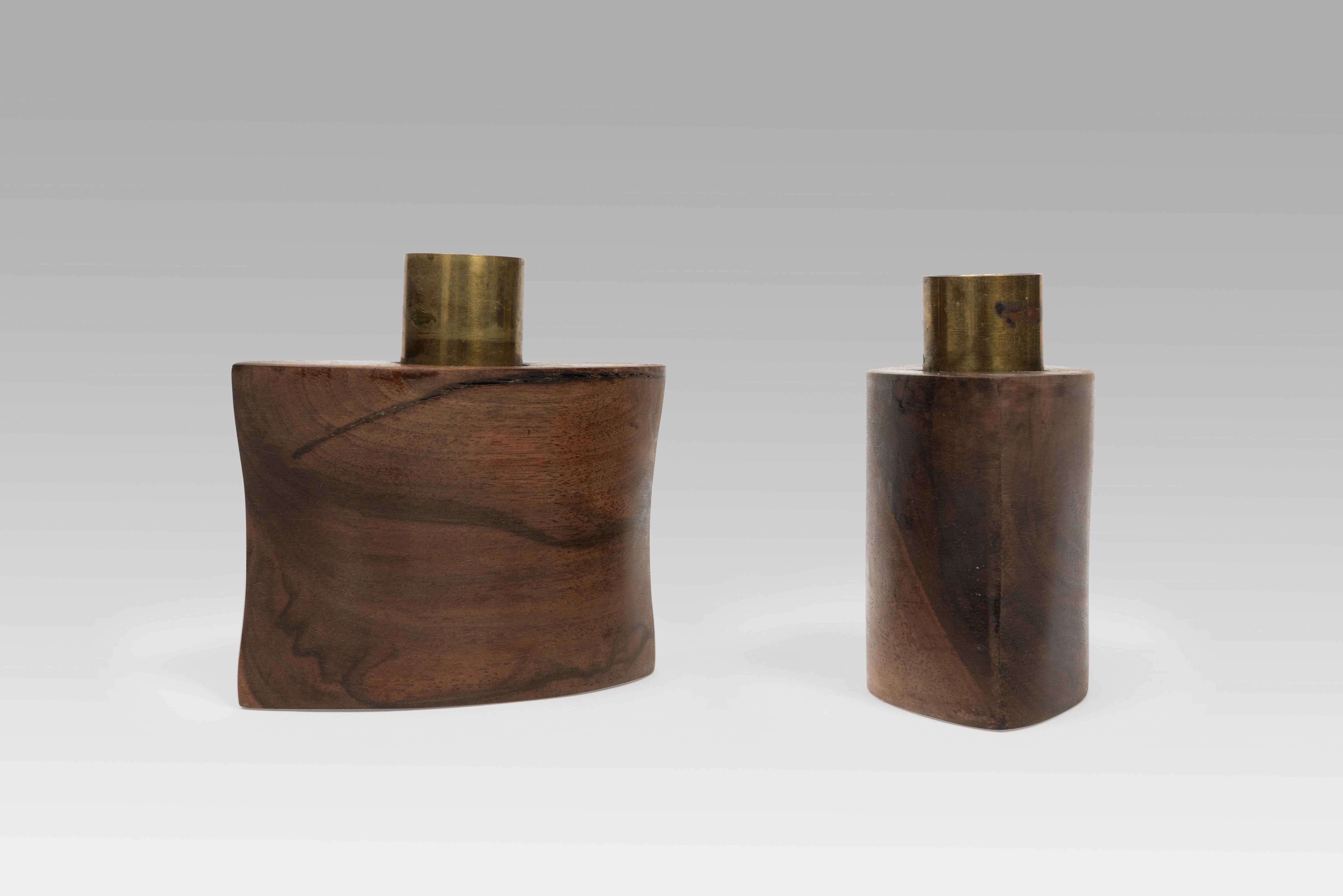 Don Shoemaker Kerzenhalter aus Holz und Messing (Moderne der Mitte des Jahrhunderts) im Angebot
