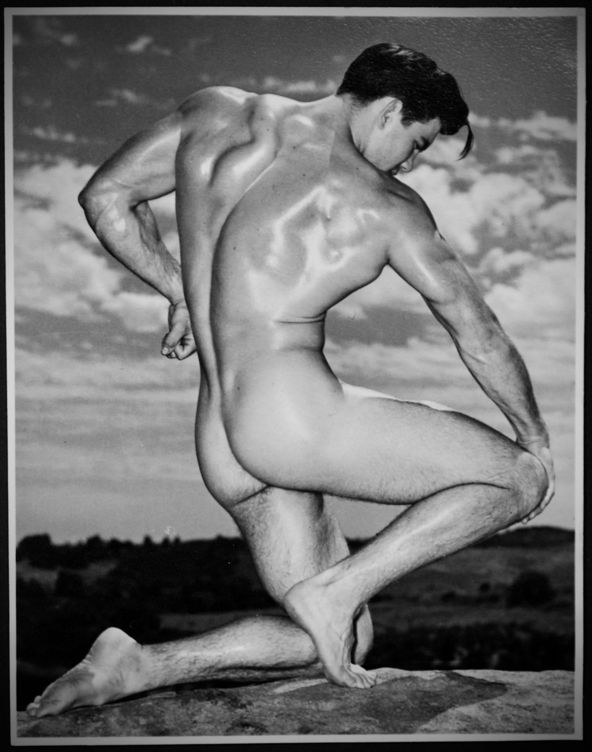 Don Whitman Western Studio Guild Nude Photograph - DON WHITMAN WESTERN PHOTOGRAPHY GUILD VINTAGE 1949 - Physique Model ED FURY