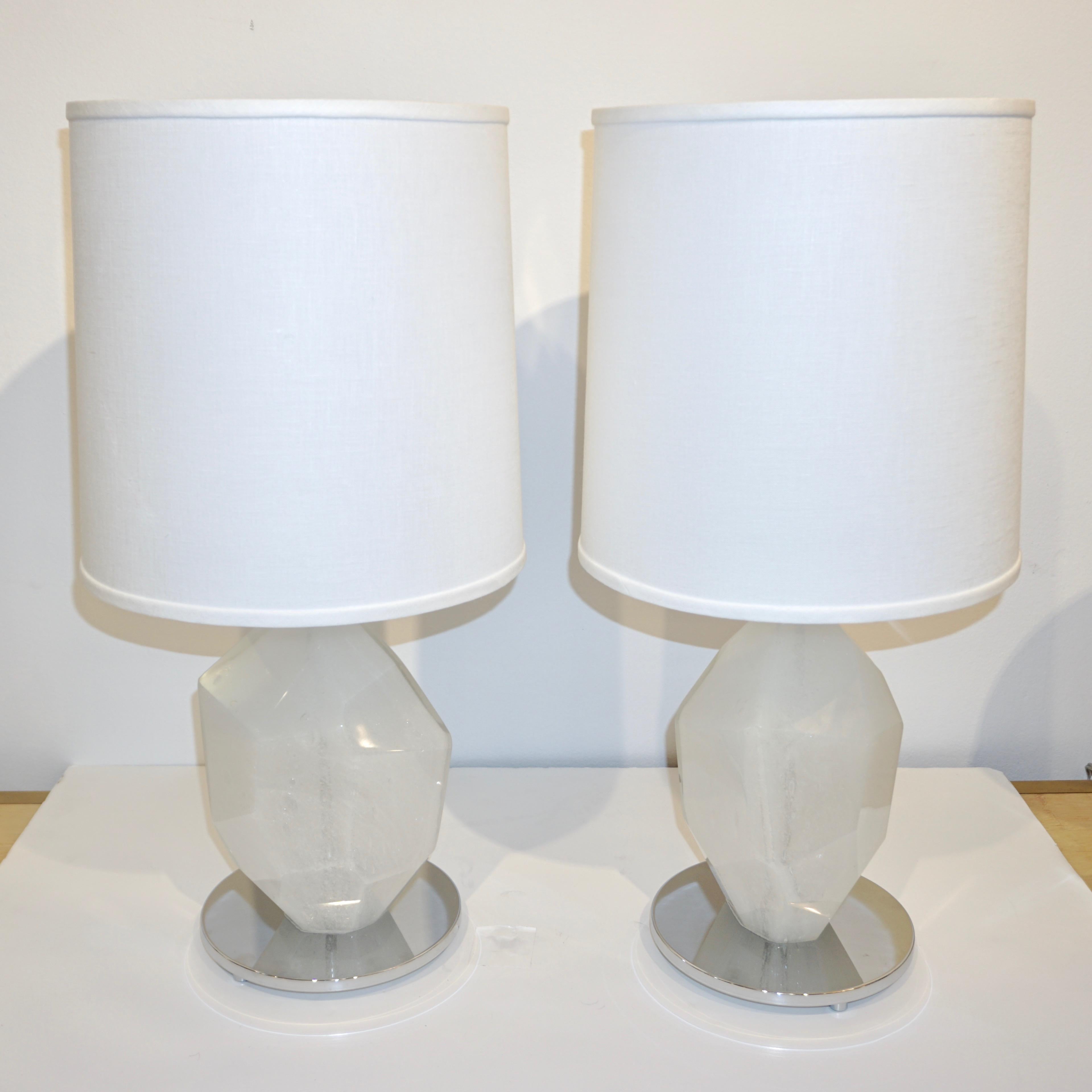 Organic Modern Donà Contemporary Italian Pair of Faceted Solid Rock White Murano Glass Lamps