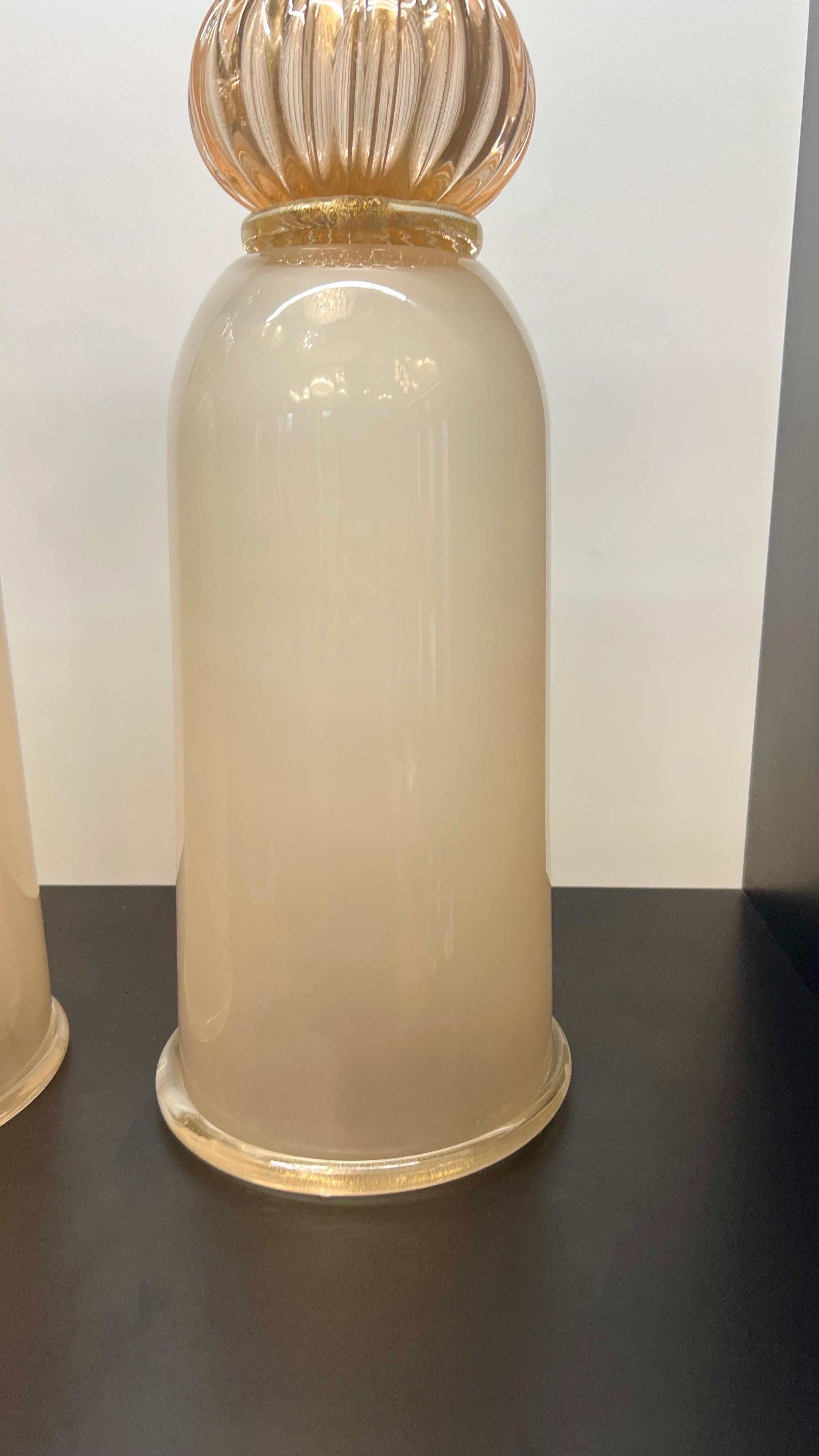Vetro artistico Donà Furnace Mid-Century Modern Rubin Due lampade da tavolo in vetro di Murano 2024 in vendita