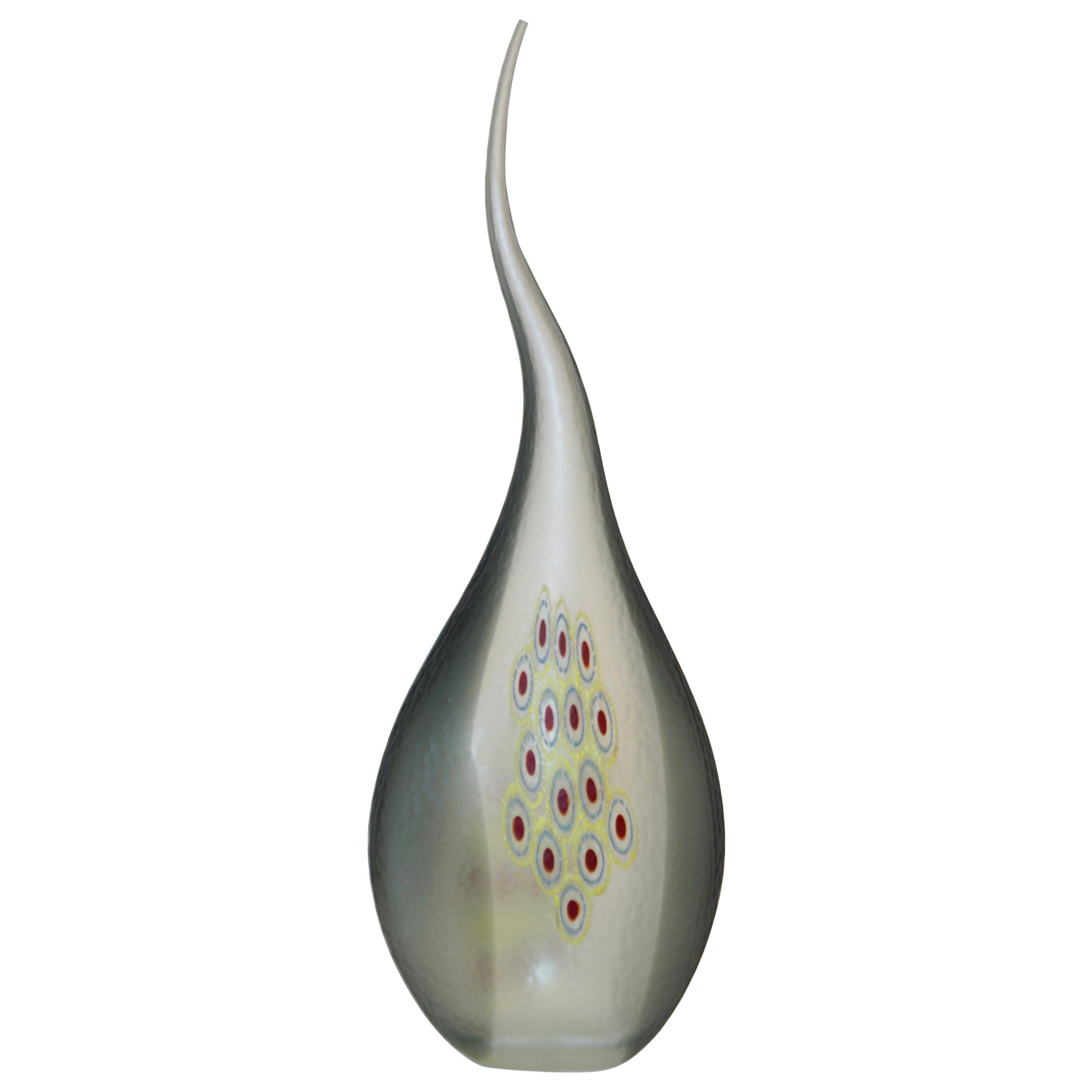 Vase sculptural Dona Modern Art Glass gris fumé avec murrine rouge et jaune en vente