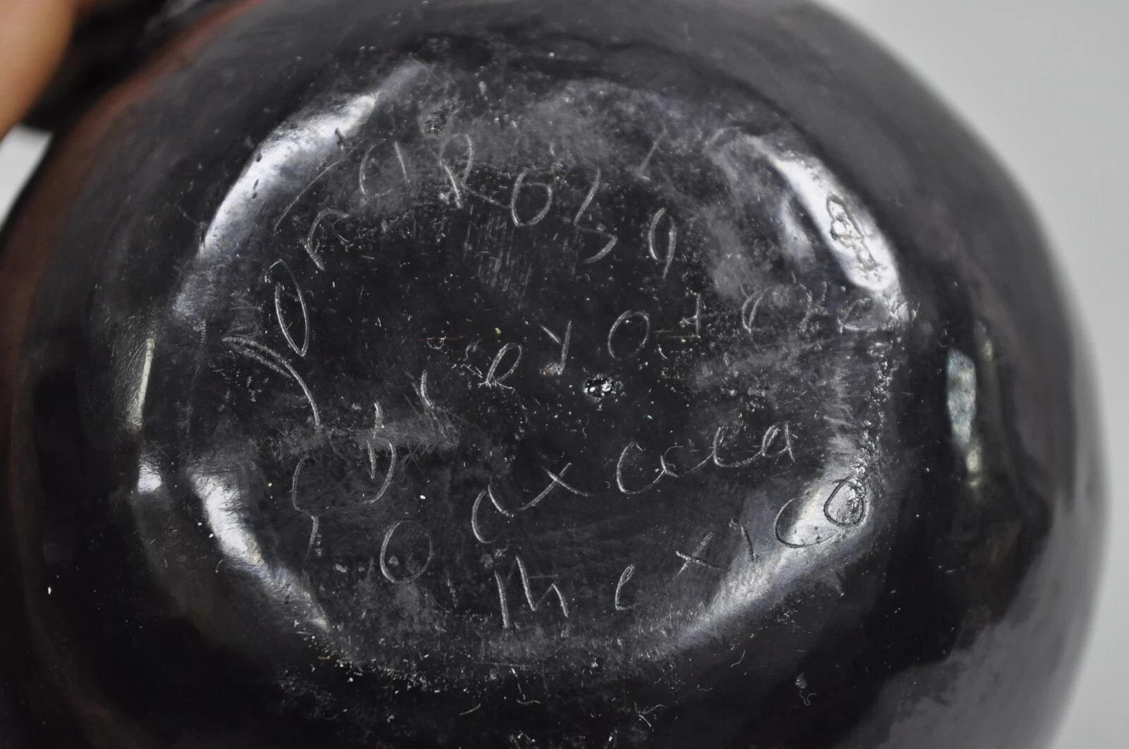 Vaso per boccioli di fiori Dona Rosa Barro Negro in ceramica nera da 5