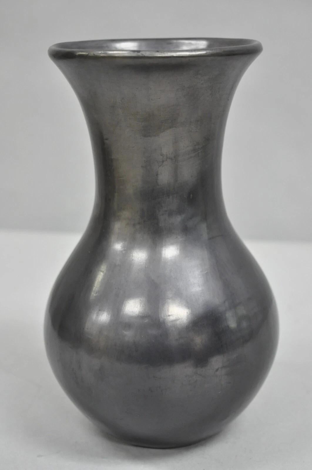 Sconosciuto Dona Rosa Barro Negro Vaso di fiori bulbosi in ceramica nera da 9