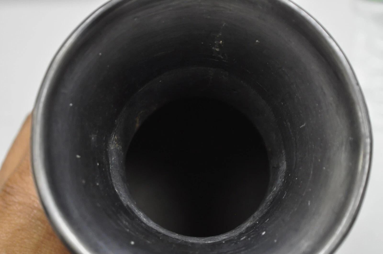 Dona Rosa Barro Negro Vaso di fiori bulbosi in ceramica nera da 9