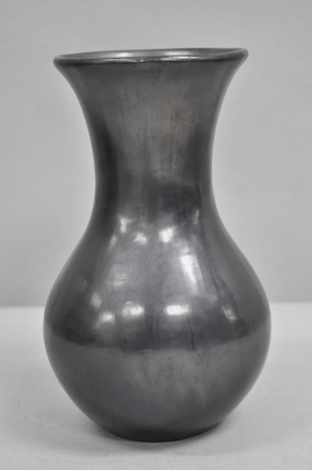 Dona Rosa Barro Negro Vaso di fiori bulbosi in ceramica nera da 9