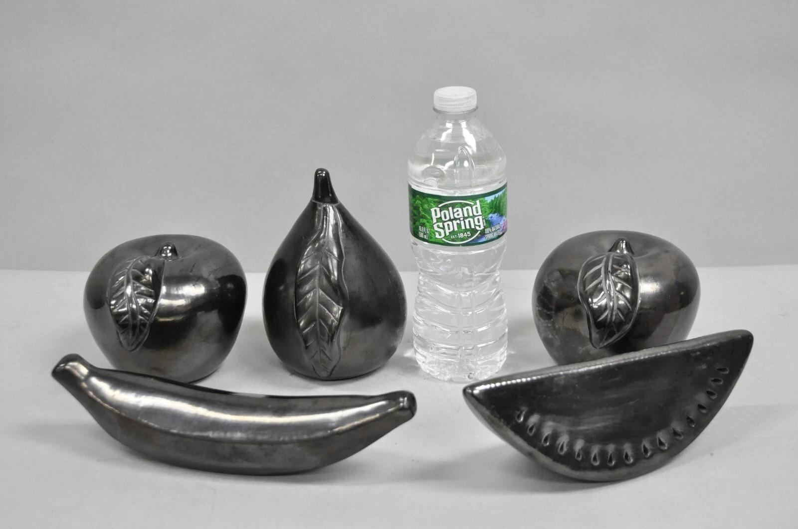 Dona Rosa Barro Negro Frutta in ceramica nera Messico Mid Century Modern - 5 pezzi in vendita 3