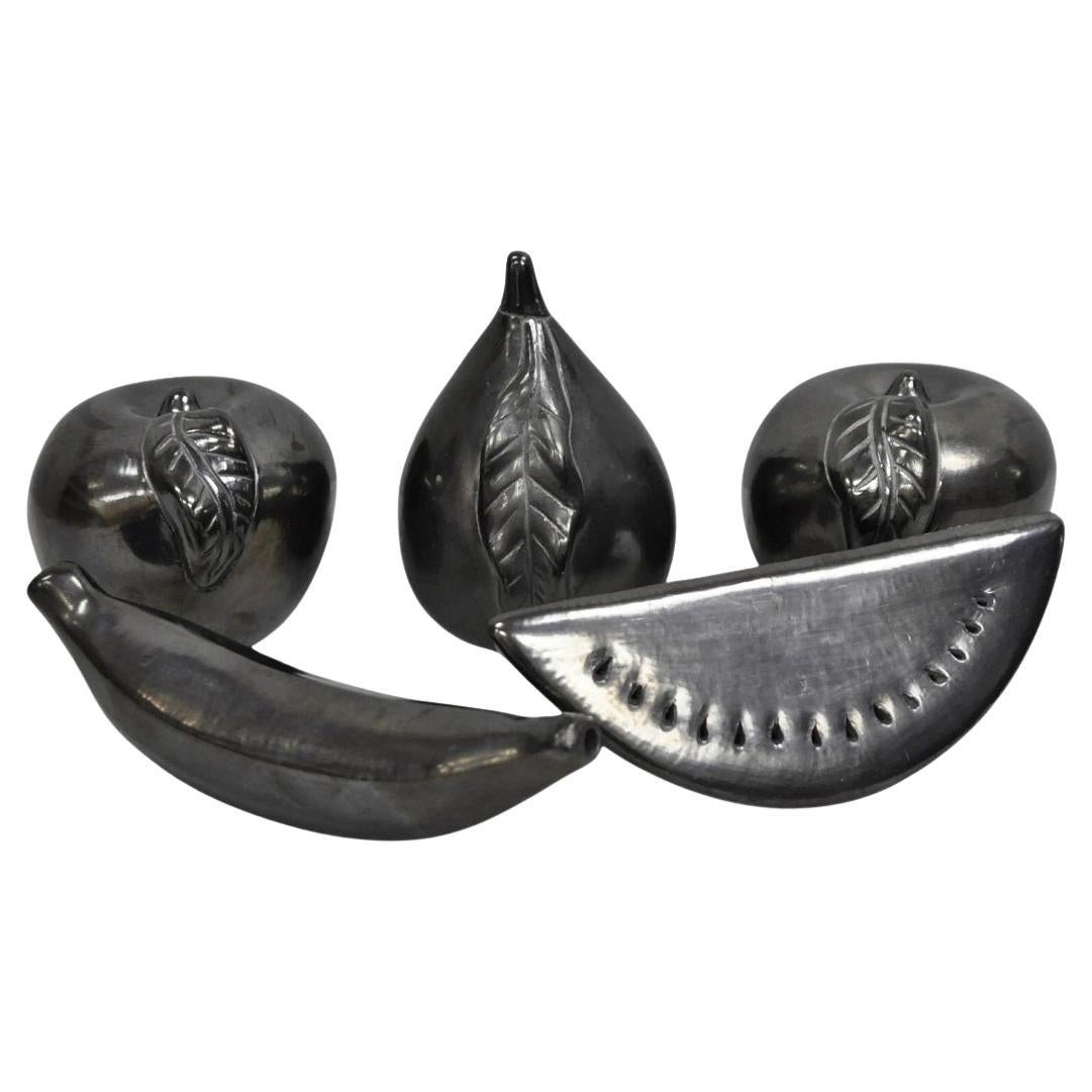 Dona Rosa Barro Negro Frutta in ceramica nera Messico Mid Century Modern - 5 pezzi in vendita
