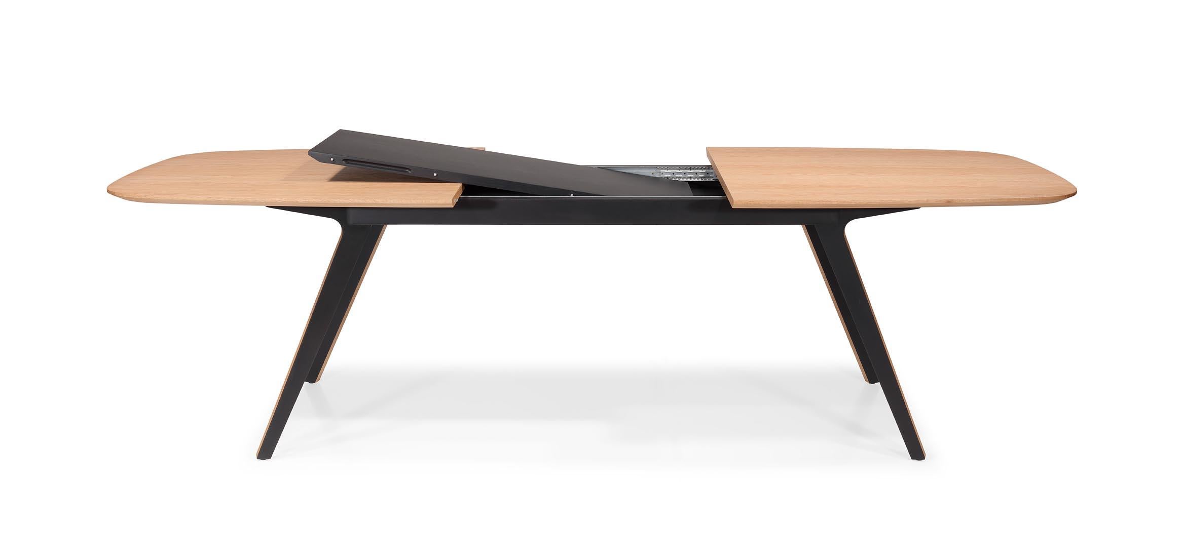 Les maisons d'aujourd'hui sont de plus en plus petites et les utilisateurs veulent des décorations plus minimalistes, la réduction est donc essentielle. Sur la table de Can, un plateau central coloré peut être décoratif, mais aussi faire la