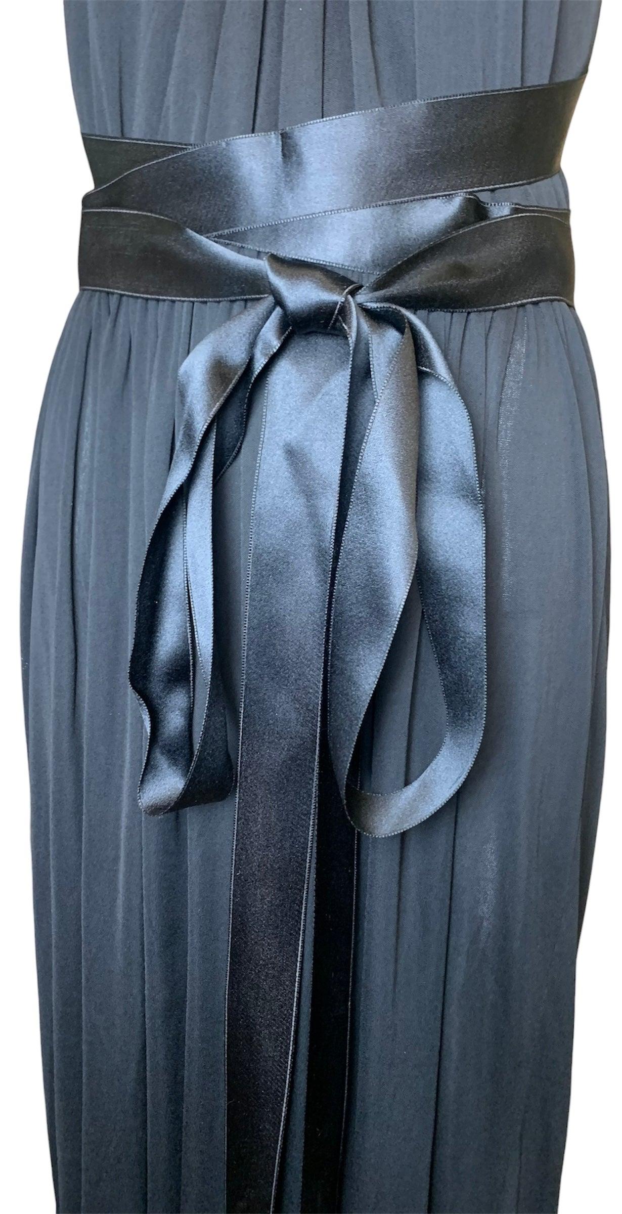 Donald Brooks - Robe dos nu en jersey noir avec liens en satin, années 1970 Excellent état - En vente à Los Angeles, CA