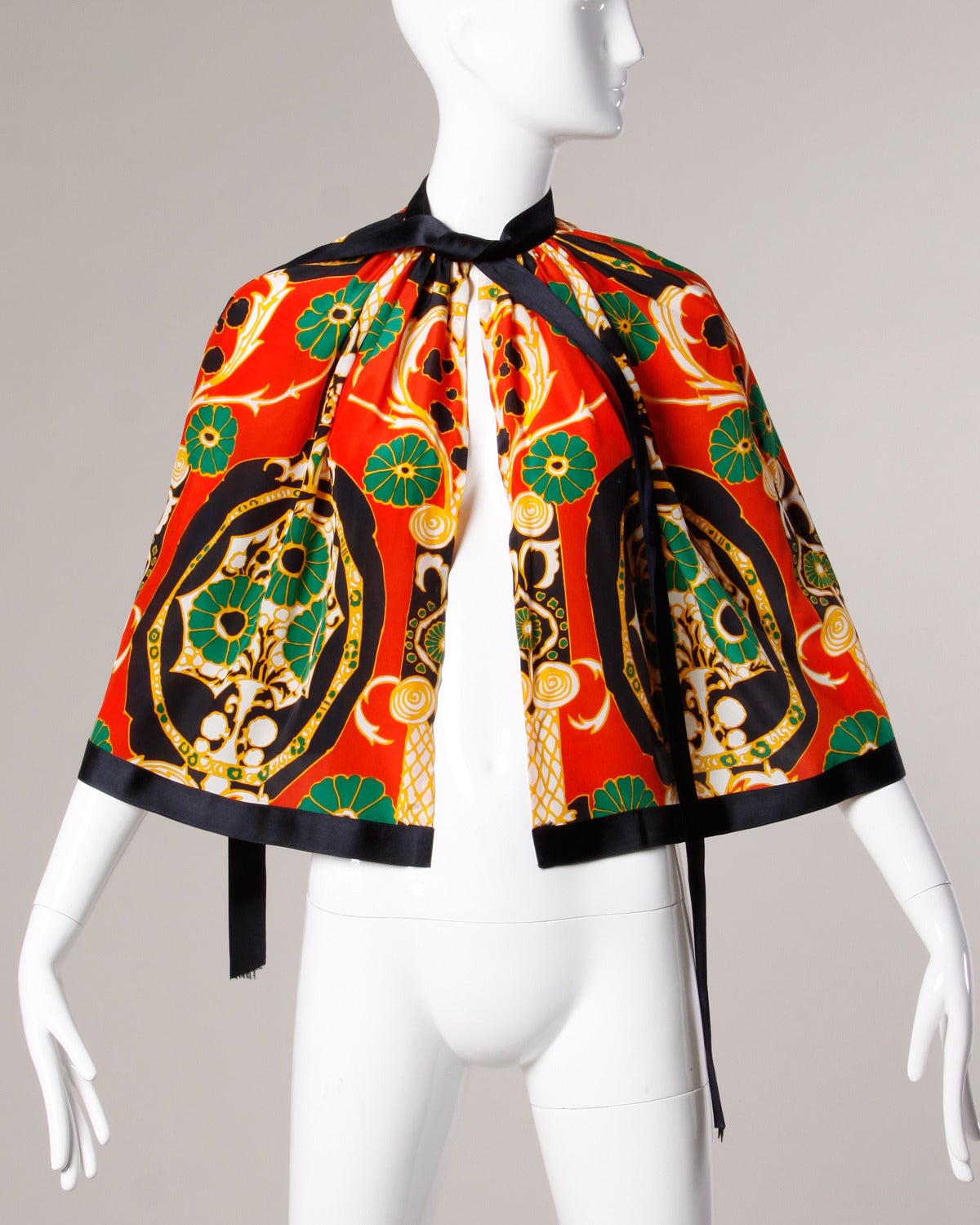 Marron Donald Brooks Vintage 1970s Asian-Inspired Silk Print Gown + Cape Ensemble en vente