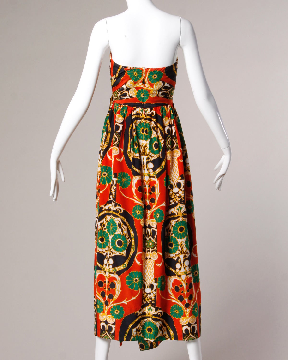 Donald Brooks Vintage 1970s Asian-Inspired Silk Print Gown + Cape Ensemble en vente 2