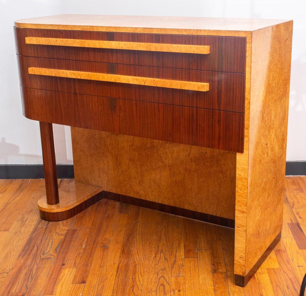 Milieu du XXe siècle Consoles de buffet Art déco Donald Deskey, paire en vente