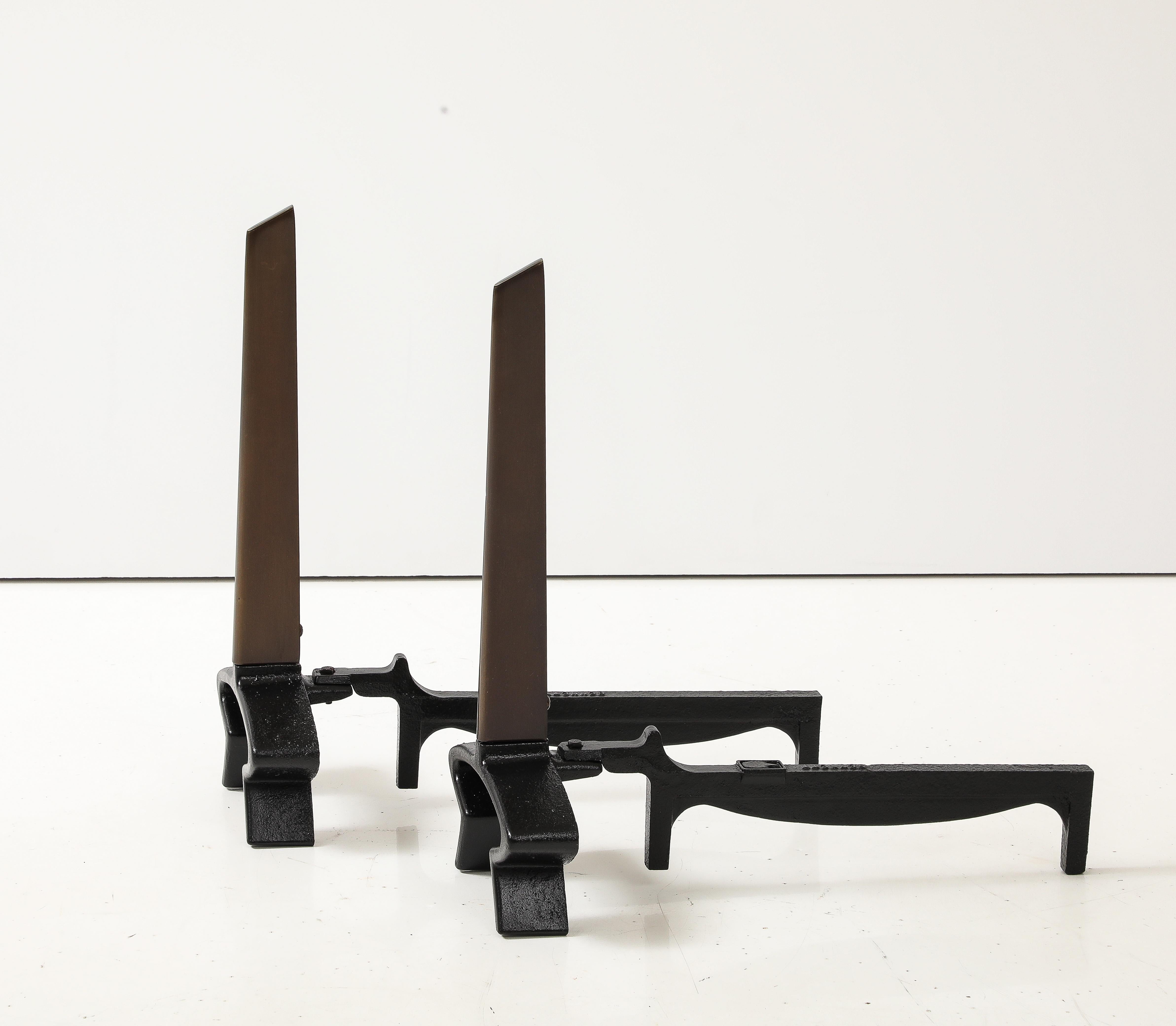 20ième siècle Donald Deskey Bronze Blade Andirons en vente
