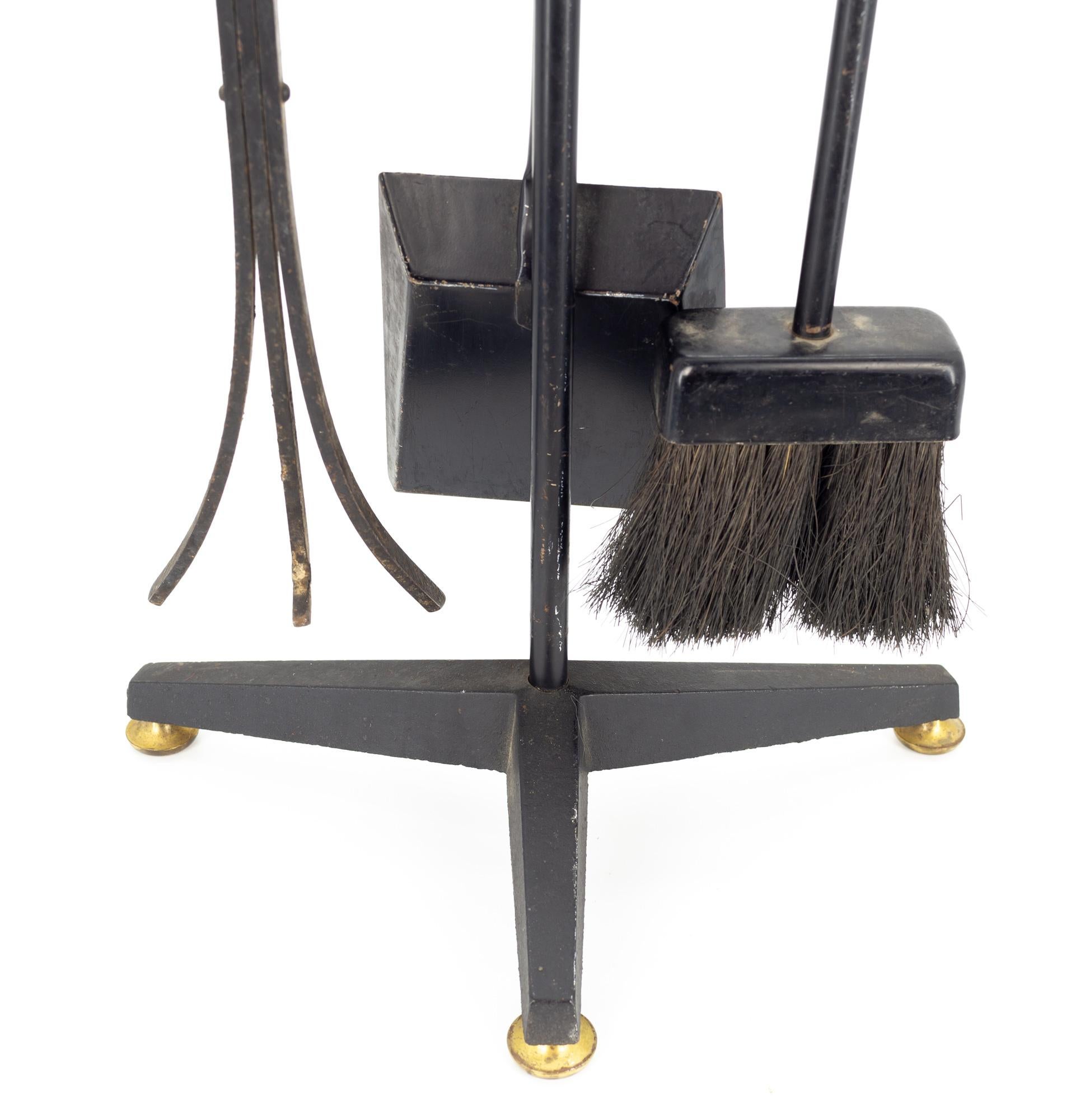 Donald Deskey for Bennett Mid-Century Iron and Brass Andirons Fireplace Tool Set For Sale 1