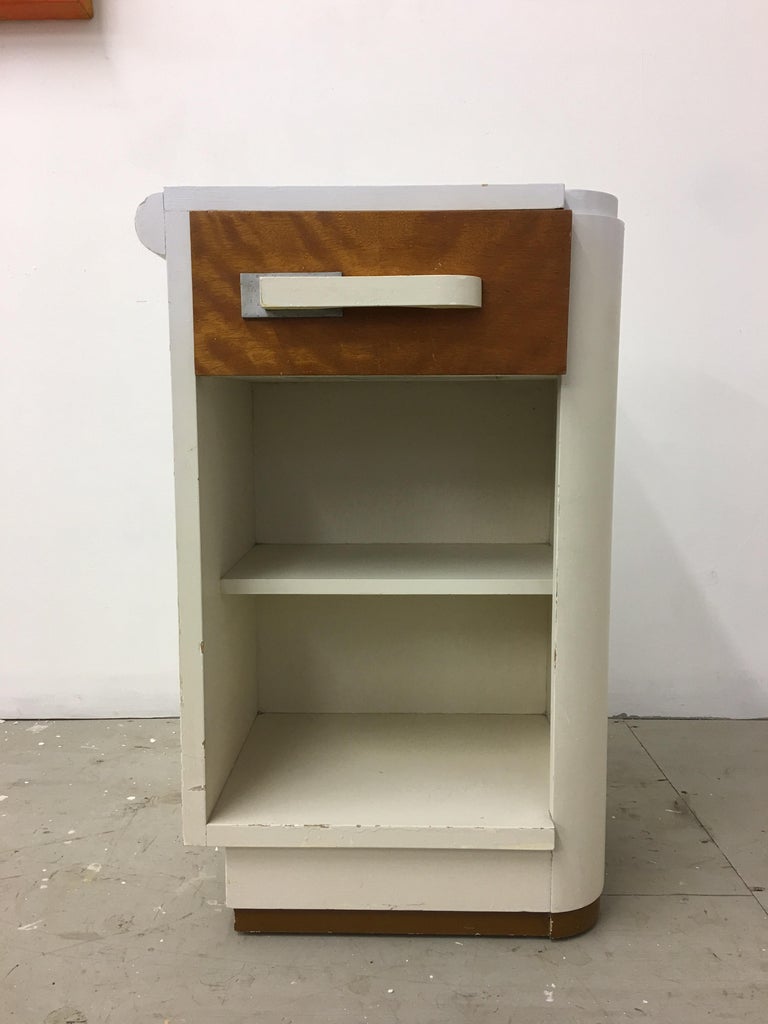 Donald Deskey for Widdicomb Nightstand In Good Condition For Sale In Philadelphia, PA