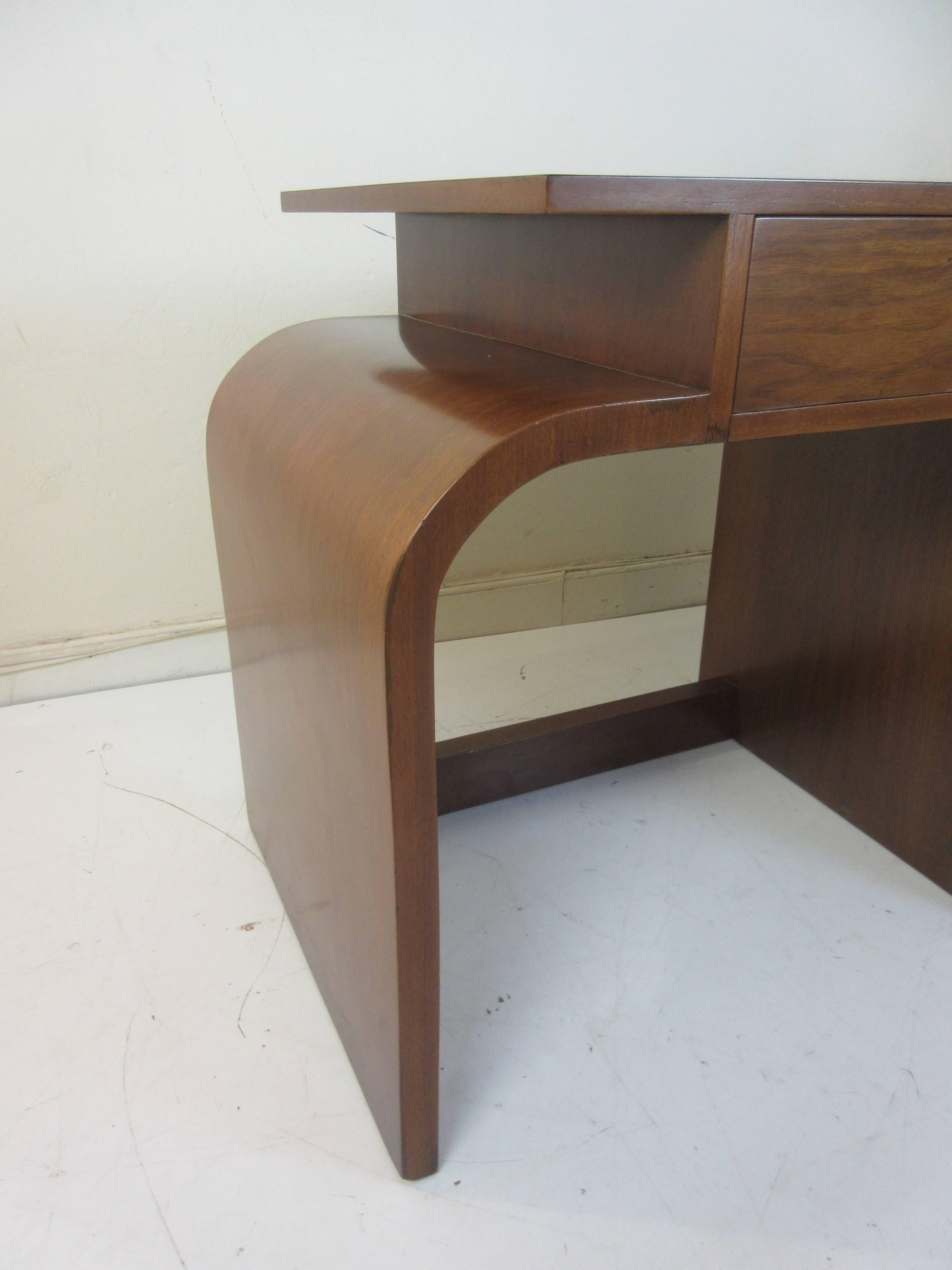 Donald Deskey for Widdicomb Walnut Asymmetrical Desk In Excellent Condition In Philadelphia, PA