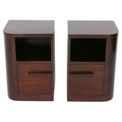 Donald Deskey Paire de tables de nuit ou tables d'appoint Art déco aux lignes épurées circa 1930