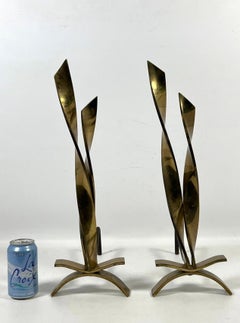 Andirons à flamme en laiton de style Donald Deskey