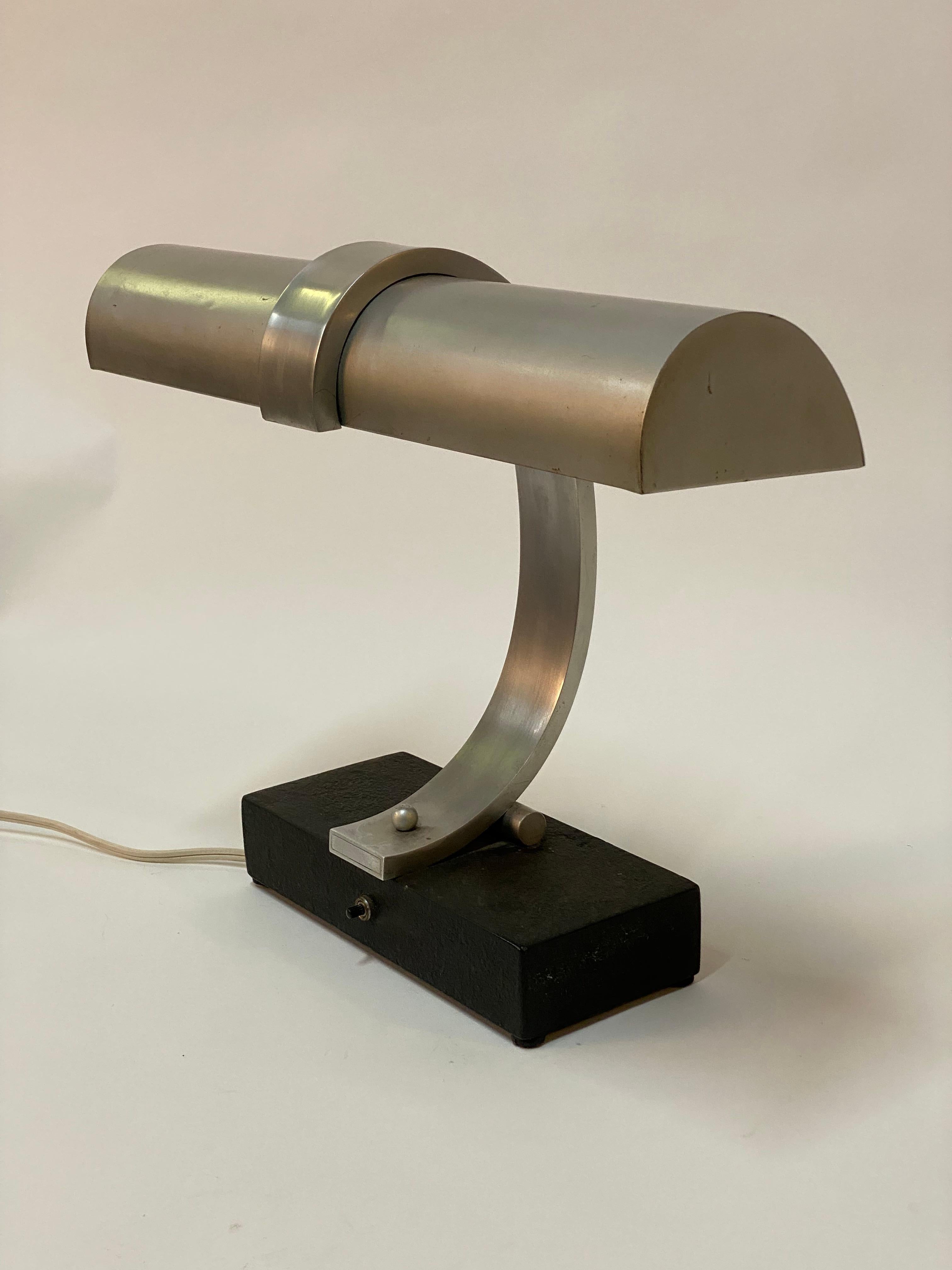 Powder-Coated Donald Deskey Style Machine Age Aluminum Desk Lamp For Sale