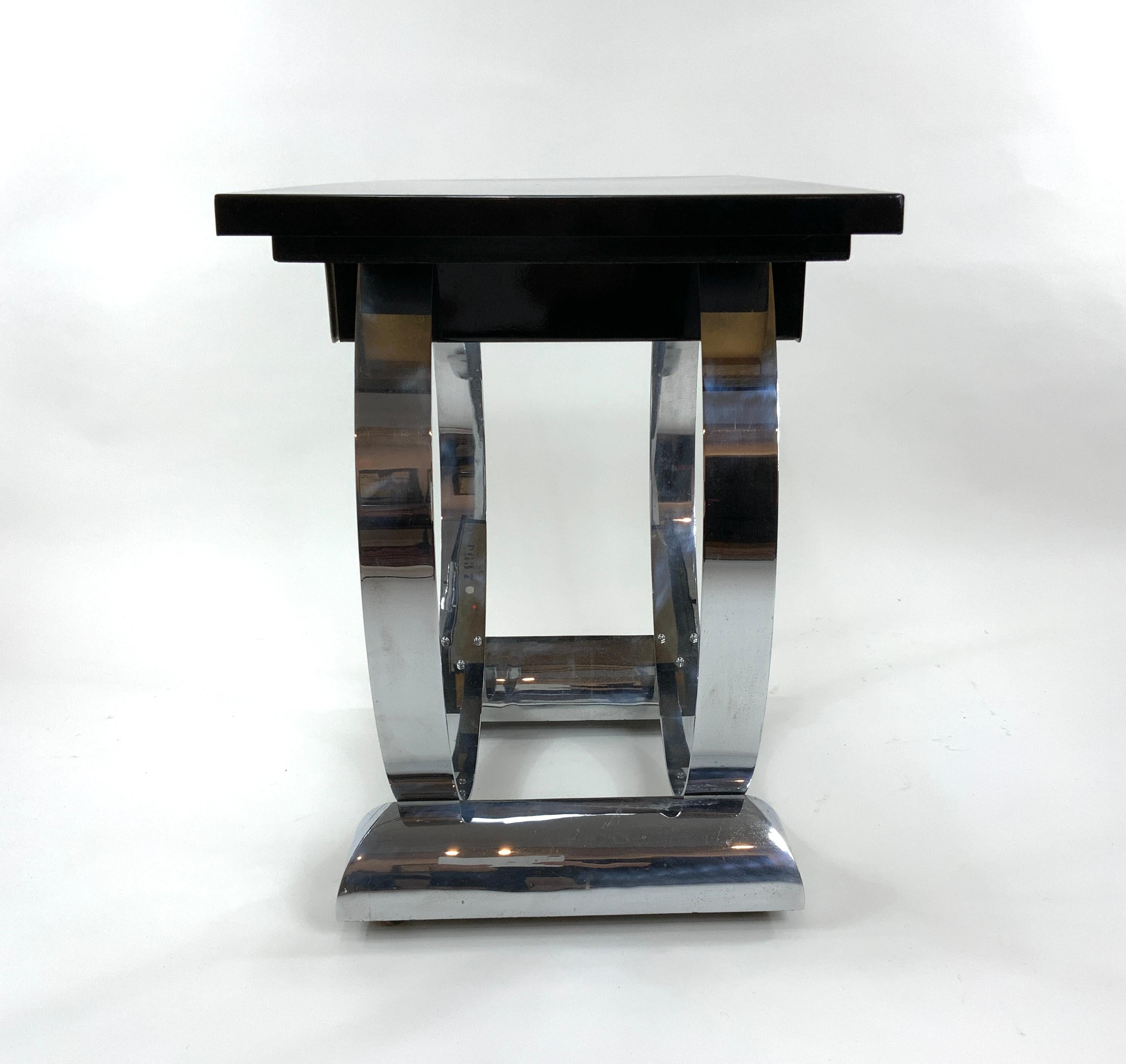 Donald Deskey Style Modernist Art Deco Console Table In Good Condition For Sale In Hampstead, QC