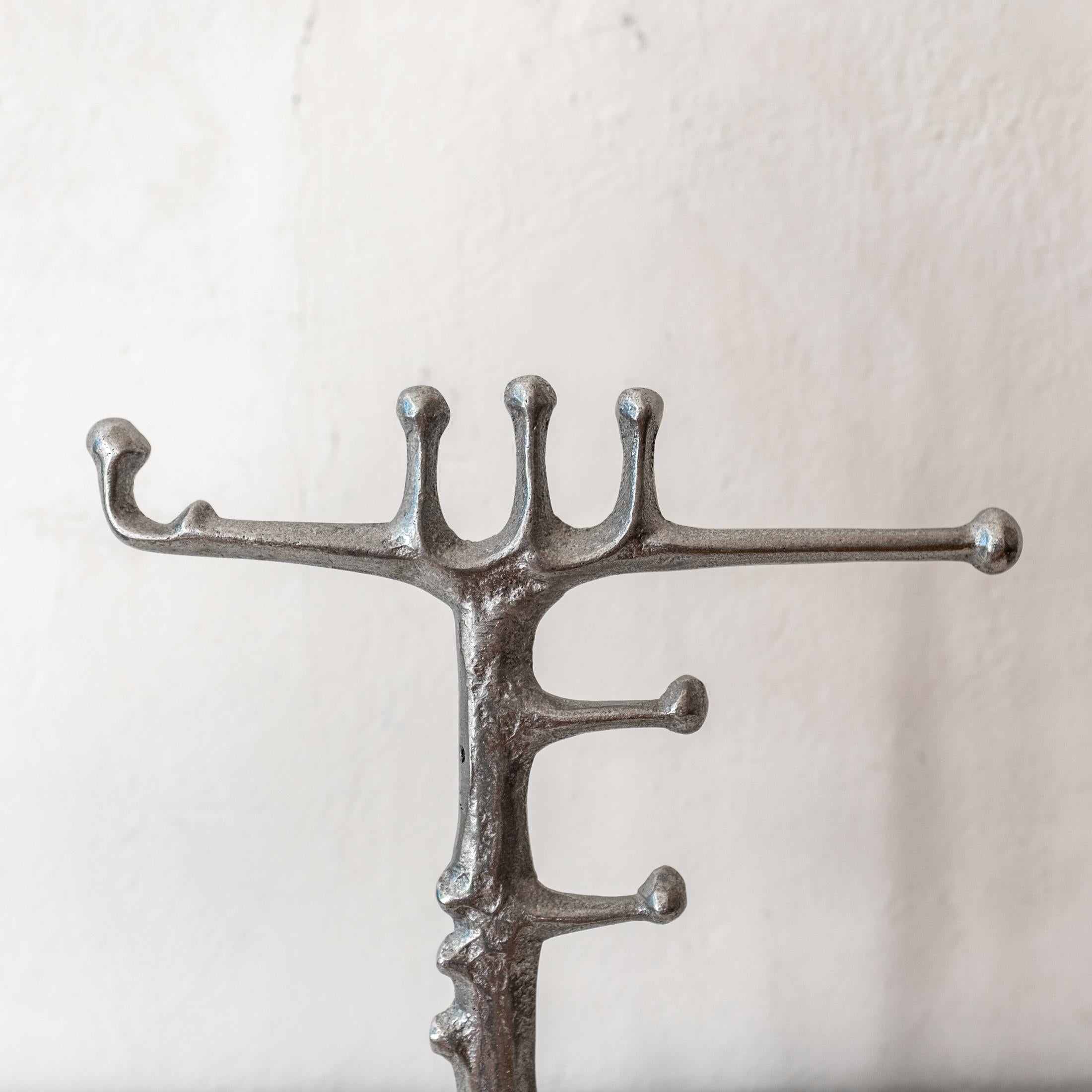 Donald Drumm Aluminum Sculpture Jewelry Stand In Good Condition For Sale In San Diego, CA
