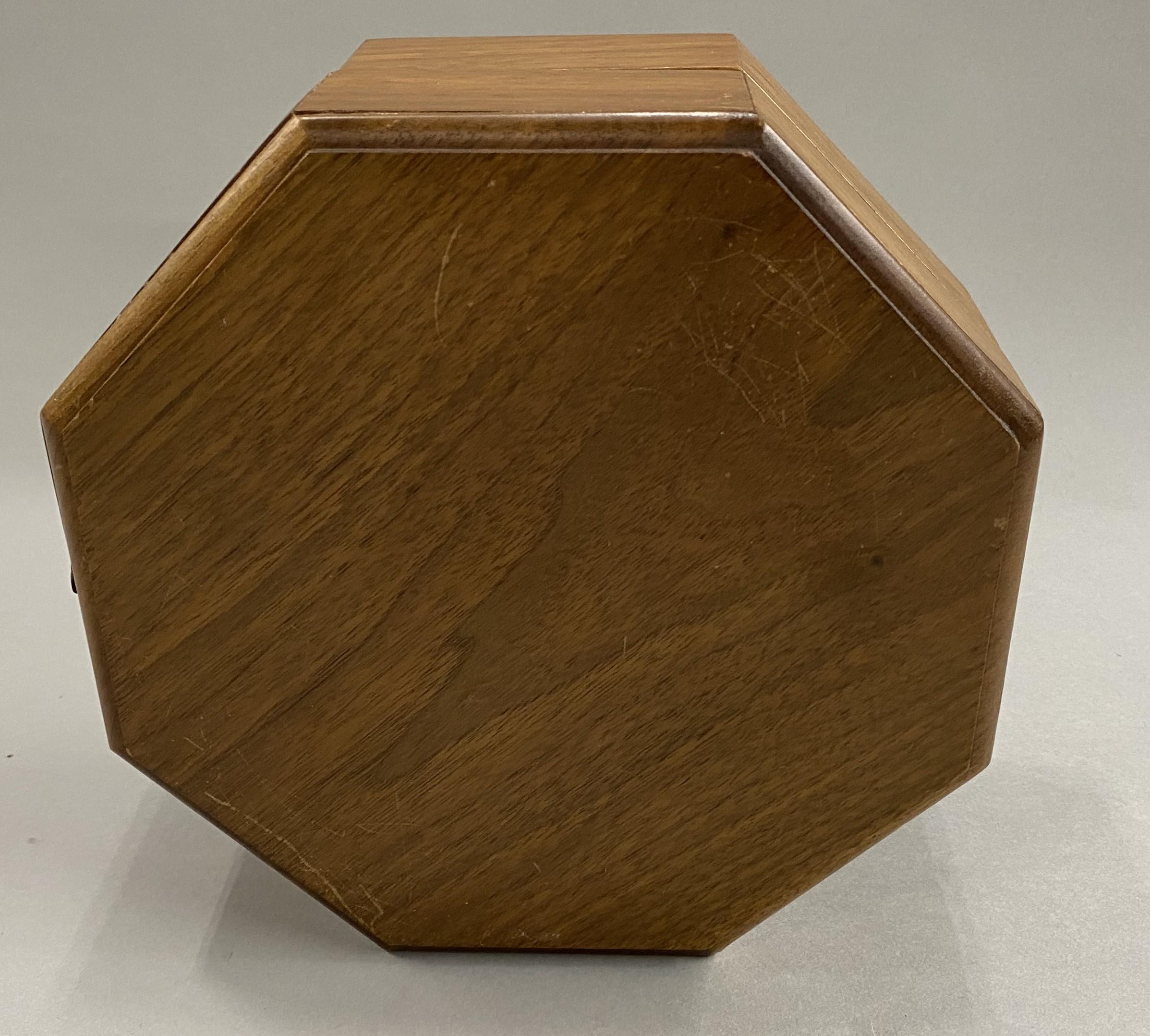 Donald Dunlap Carved Octagonal Mahogany Sailors Valentine w/ Detailed Shellwork For Sale 7
