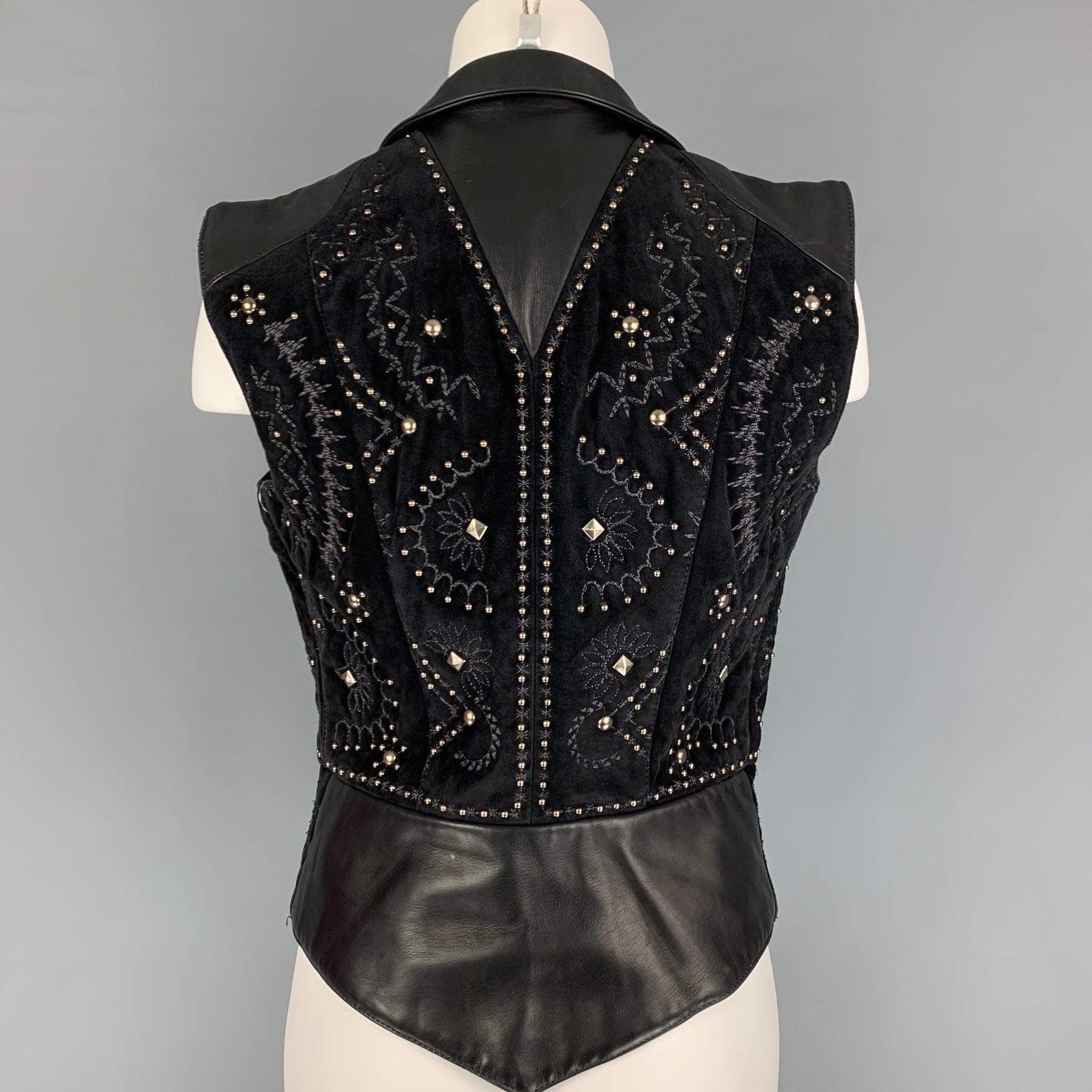 DONALD J PLINER Size One Size Black Leather Studded Buttoned Vest In Good Condition For Sale In San Francisco, CA