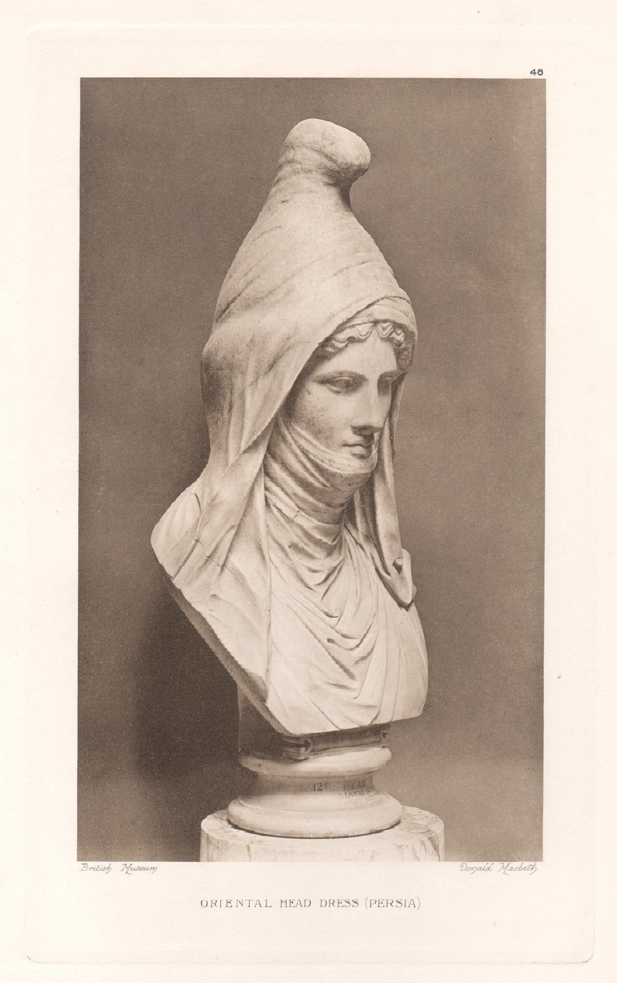 Tocado oriental (Persia), fotograbado de la antigüedad romana del Museo Británico