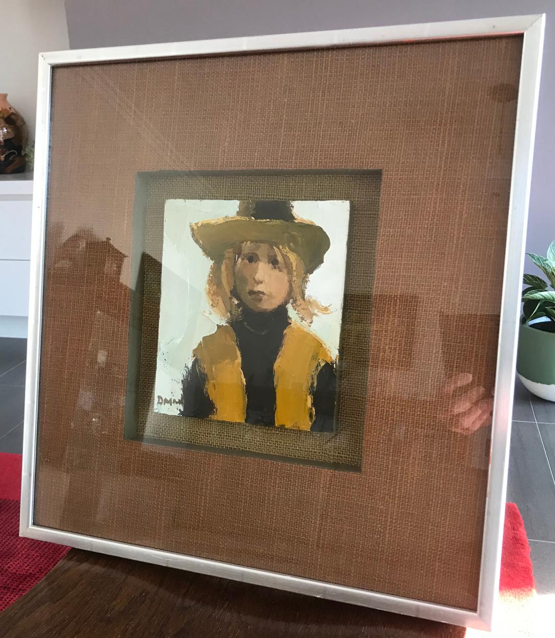 Une peinture de portrait relativement rare, huile sur panneau d'une jeune femme, intitulée Bridie's Hat. Étiquette de la Thackeray Gallery, Kensington, Londres au dos et inscription du nom de l'artiste et du titre de l'œuvre.

Donald Mcintyre est
