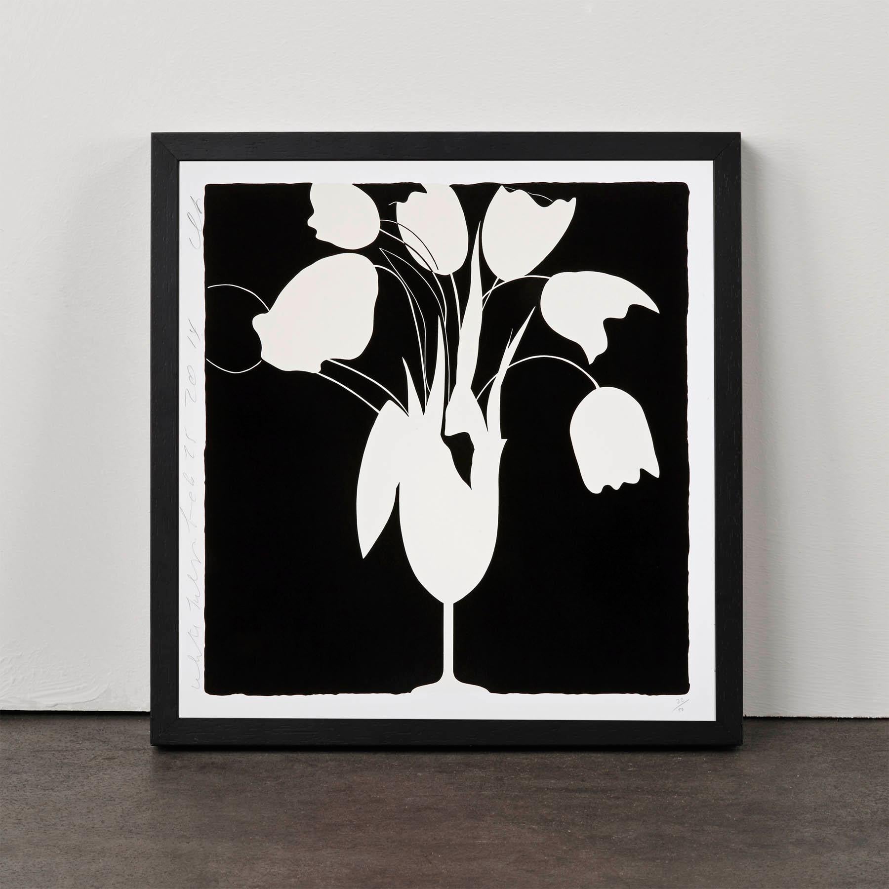 Tulips et vase blancs, 25 février, Contemporain, 21e siècle, sérigraphie, tulipes - Print de Donald Sultan