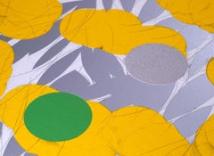 Gelbe Mimosa mit grünem Grün