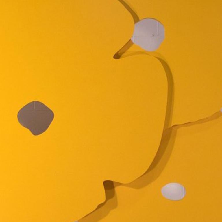 Grands peupliers jaunes, 2015 - Jaune Abstract Sculpture par Donald Sultan