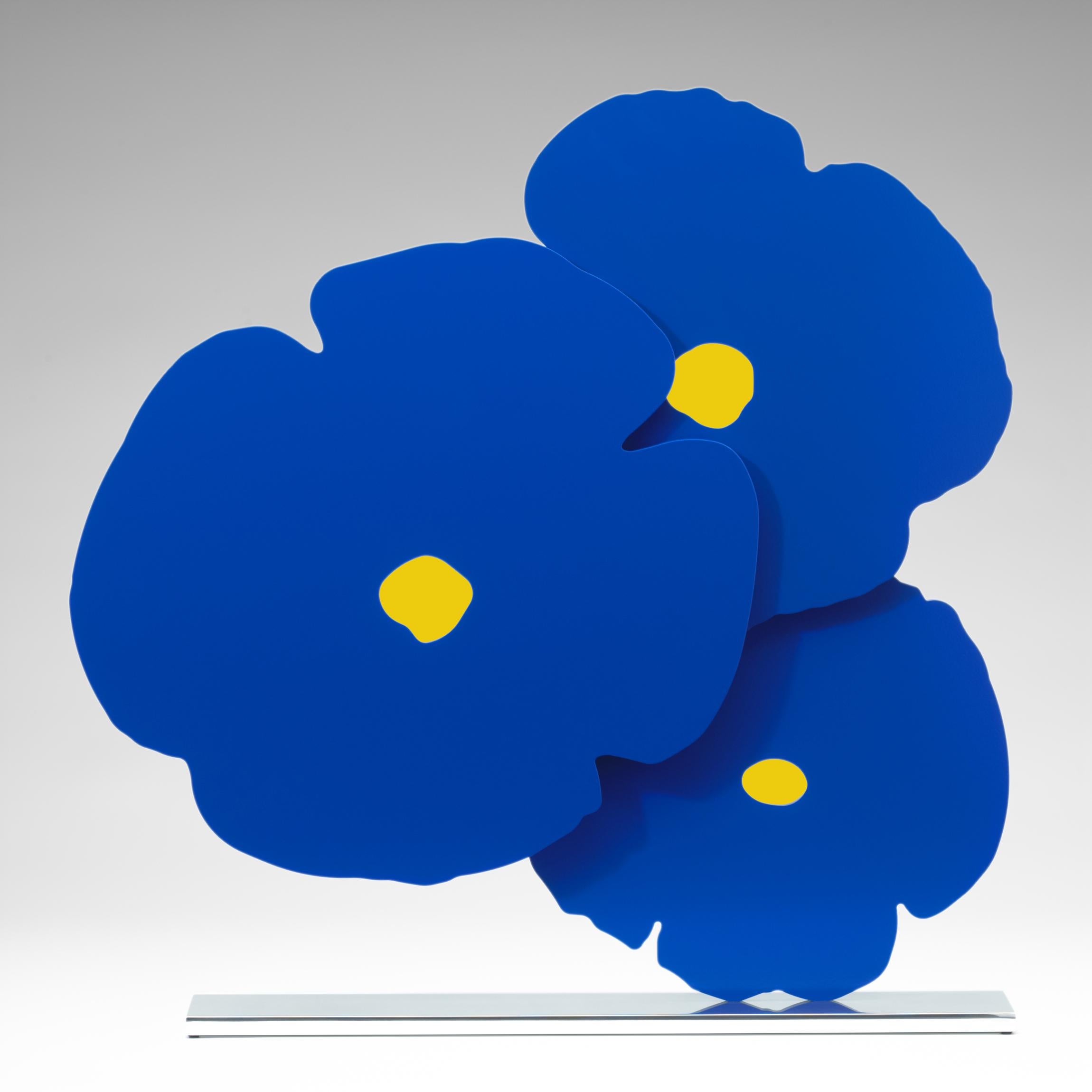 Still-Life Sculpture de Donald Sultan - Amapolas azules y amarillas