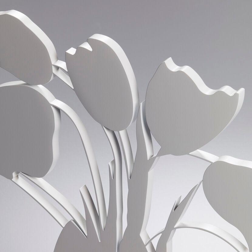Tulipes blanches et vase, 4 avril - Contemporain, 21e siècle, Sculpture en vente 3