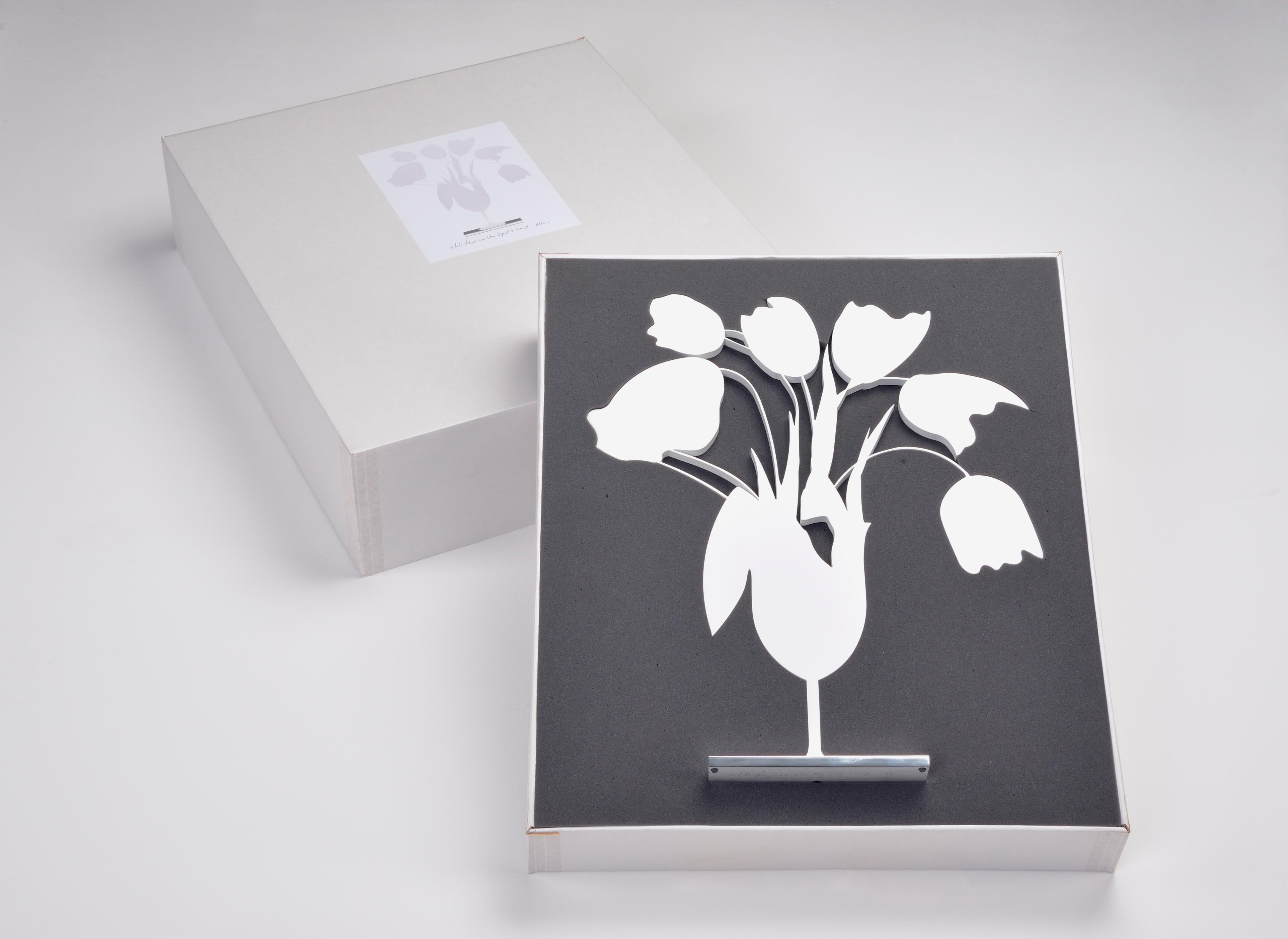 Tulipes blanches et vase, 4 avril - Contemporain, 21e siècle, Sculpture en vente 6