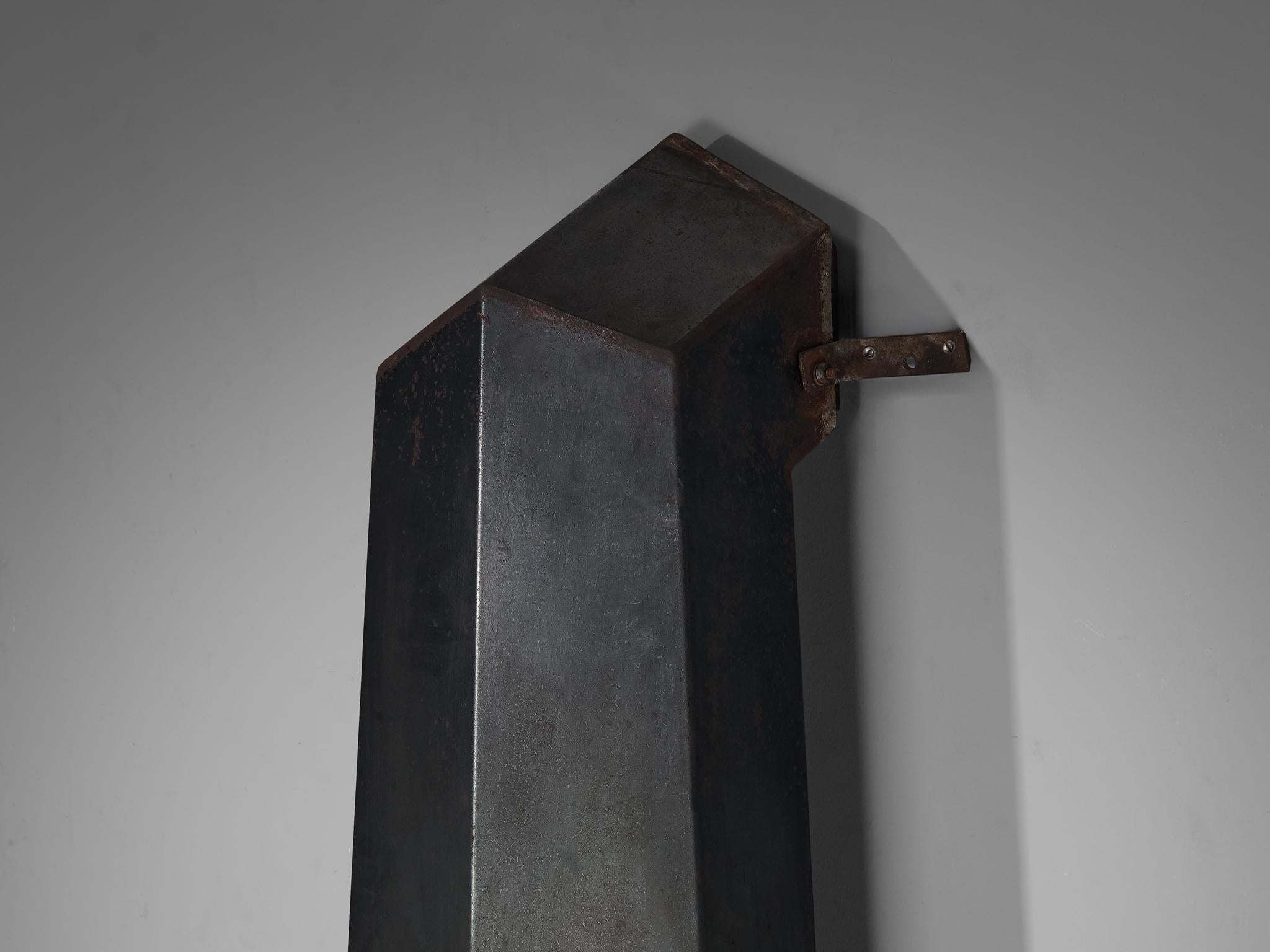 Late 20th Century Donbar Faceted Fireplace in Patinated Iron For Sale