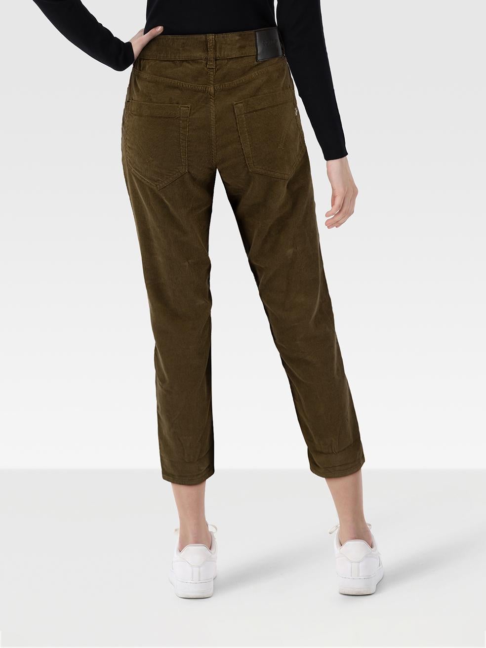 CONDITION is New with tags. No visible wear to trousers is evident on this new Dondup designer resale item.
 
 Details
 
 
 Green
 
 Cotton
 
 Trousers
 
 Cropped
 
 3x Front pockets
 
 2x Back pockets
 
 Front button fastening
 
 
 
 
 
