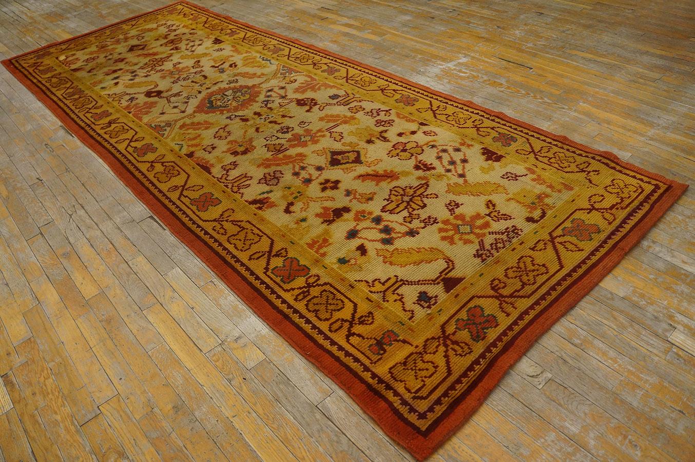 Arts and Crafts Early 20th Century Donegal Arts & Crafts Carpet ( 4'6