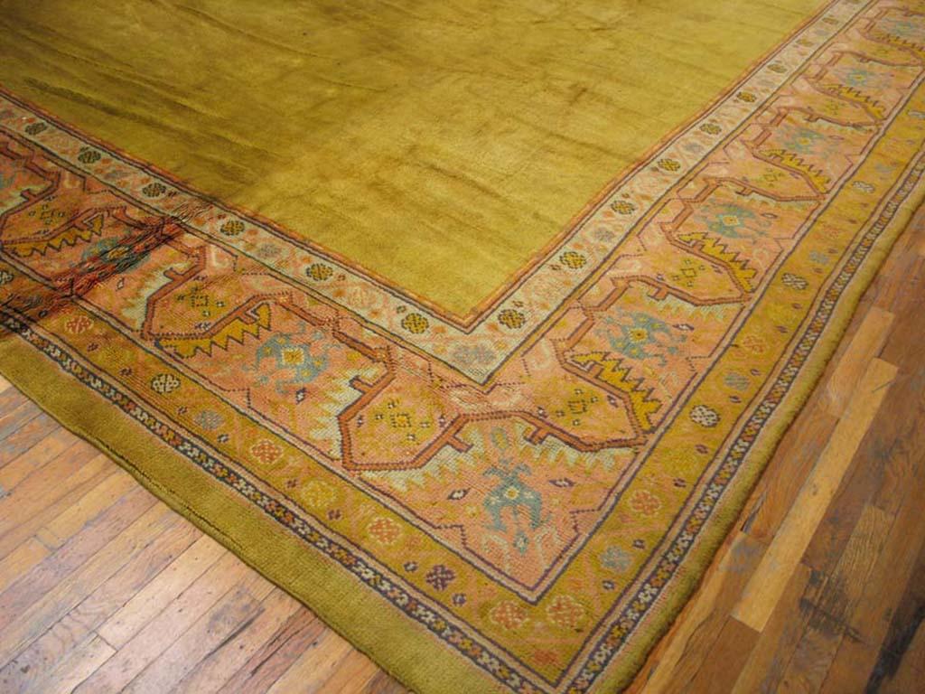 Early 20th Century Irish Donegal Arts & Crafts Carpet ( 15' x 32' - 457 x 976 ) In Good Condition For Sale In New York, NY