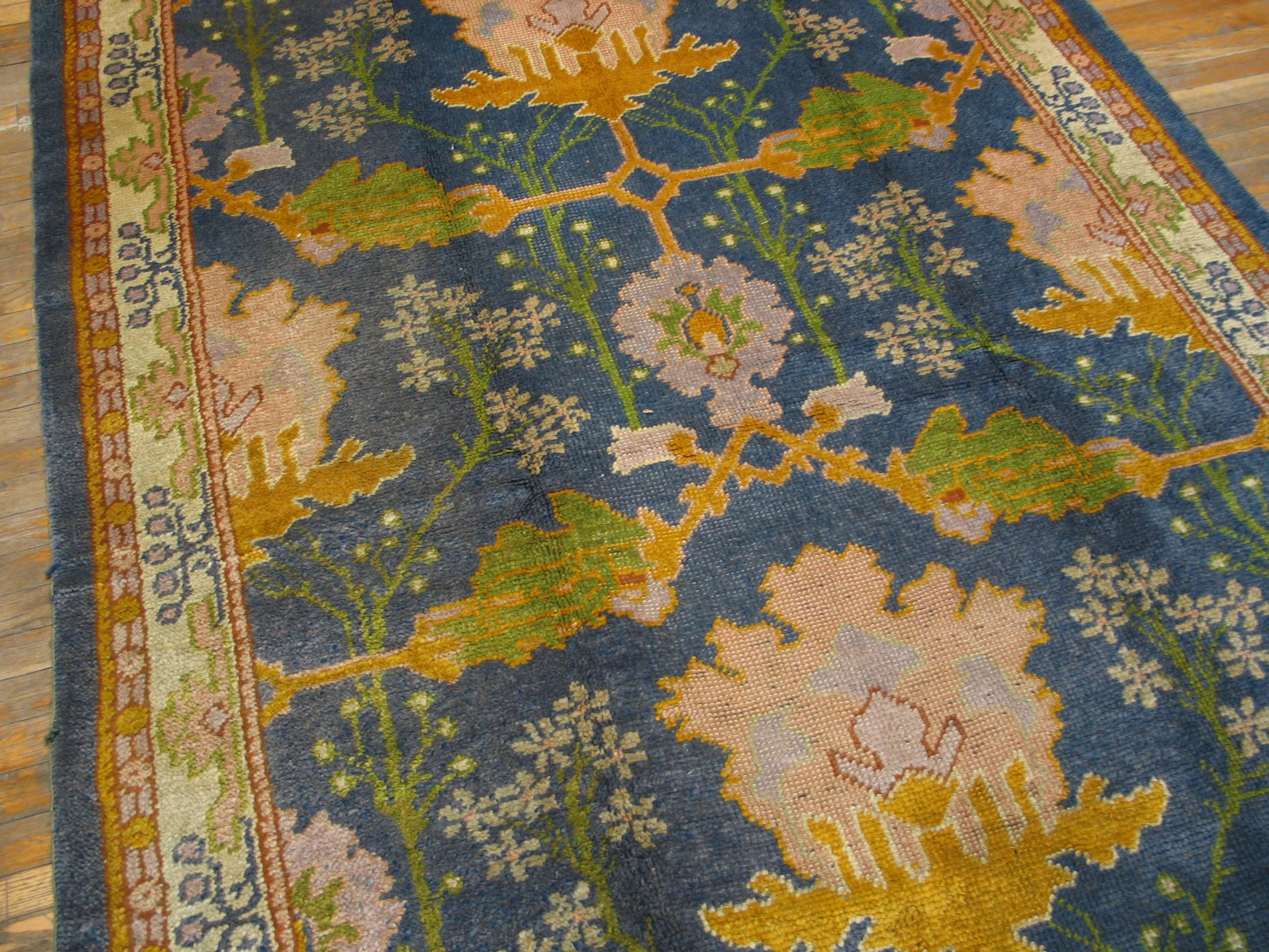 Donegal Arts & Crafts-Teppich des frühen 20. Jahrhunderts, entworfen von Gavin Morton im Zustand „Gut“ im Angebot in New York, NY