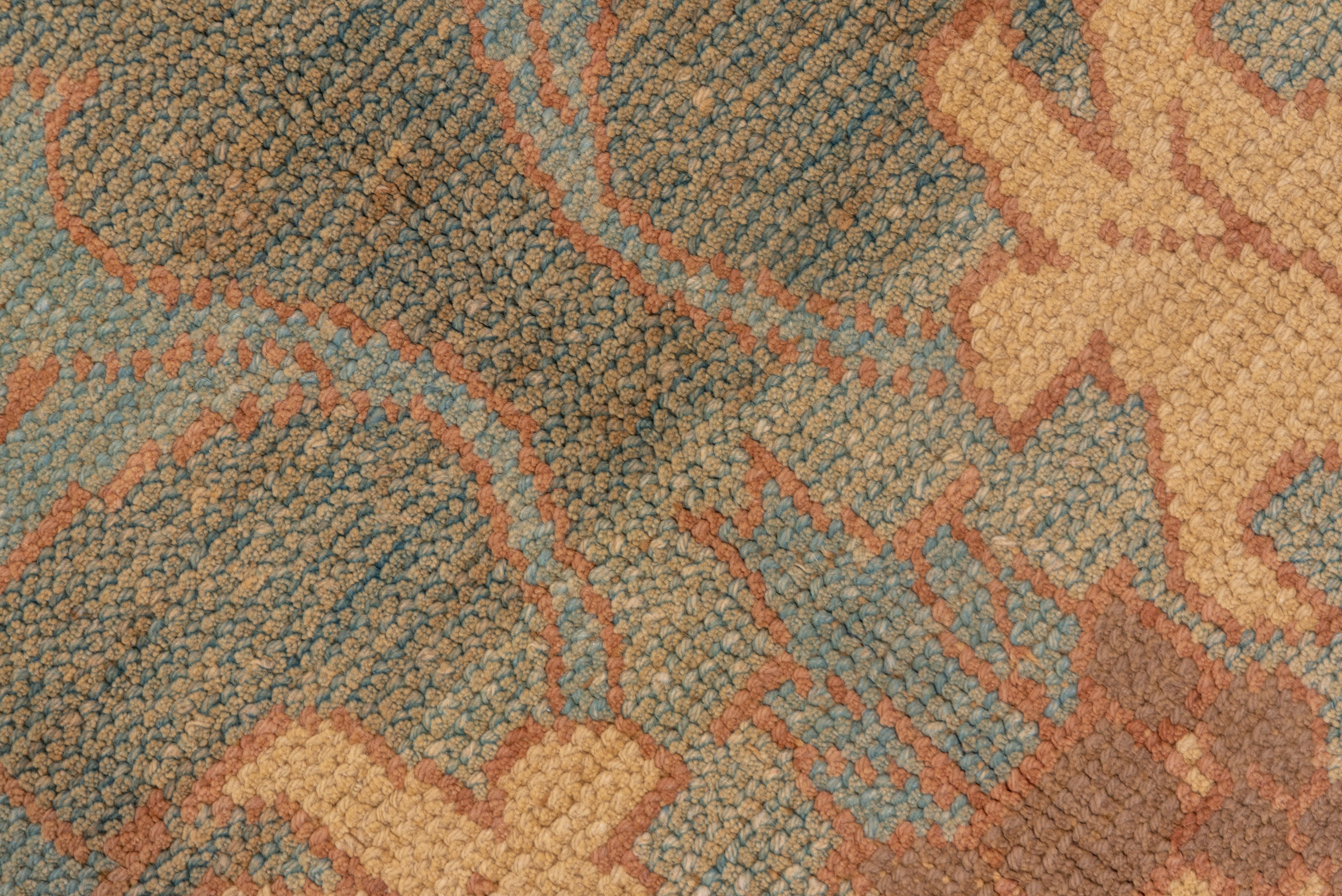 Donegal Arts and Crafts Rug In Good Condition In New York, NY
