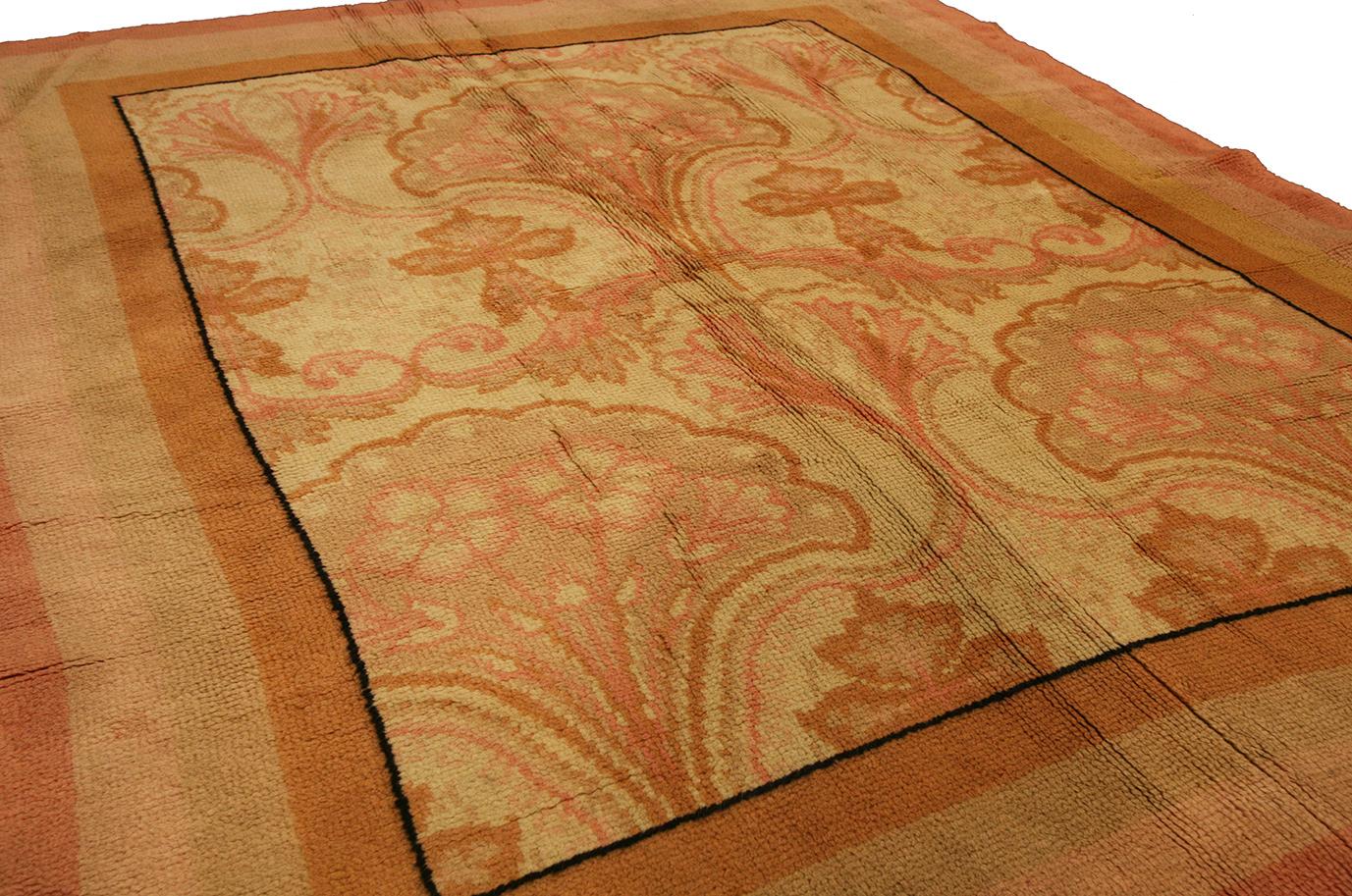 Donegal Rug Irish In Good Condition For Sale In Ferrara, IT